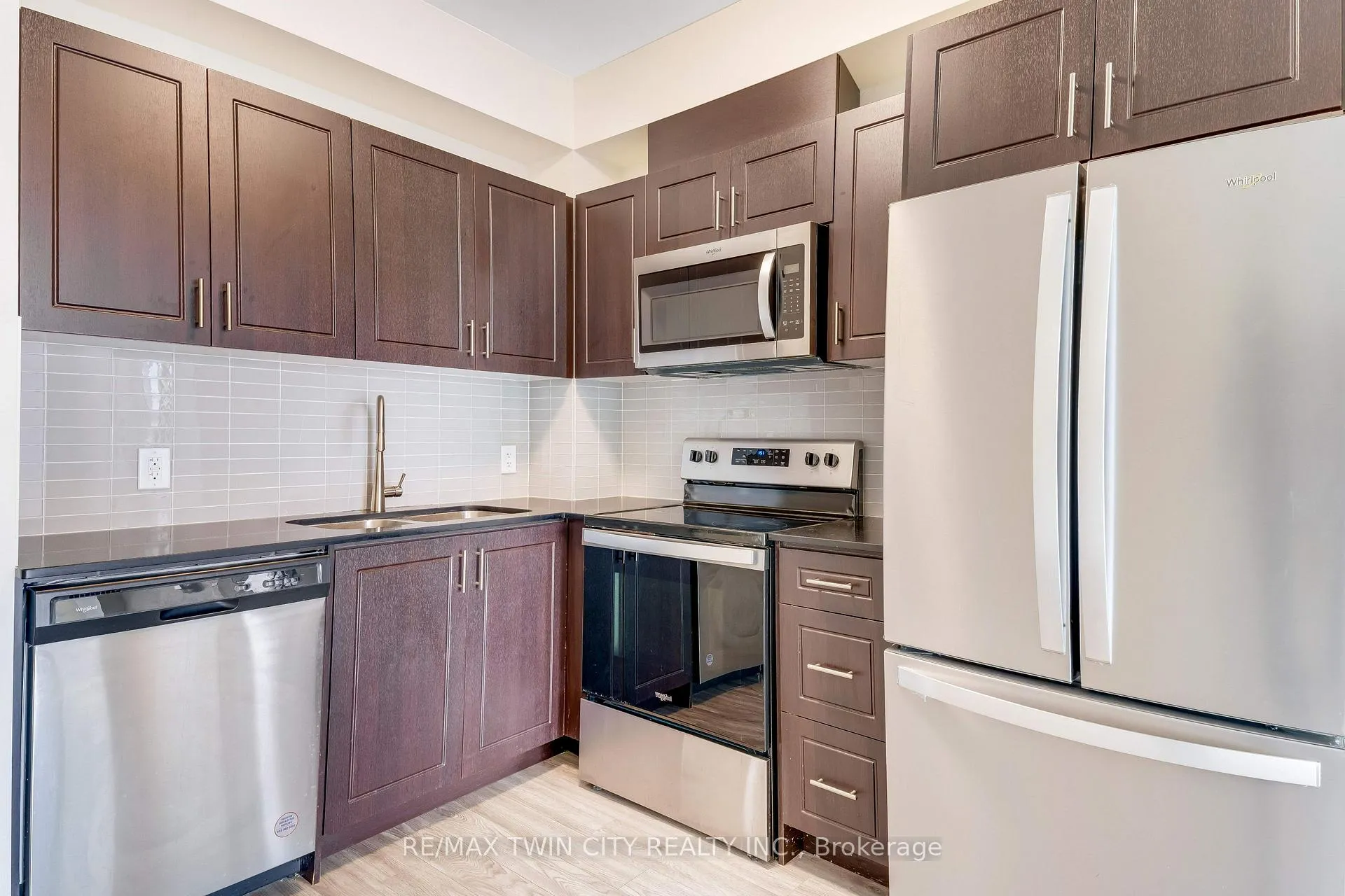 Photo 6 of Unit 904, 128 King Street N, Waterloo, Downtown Waterloo — HOMEH
