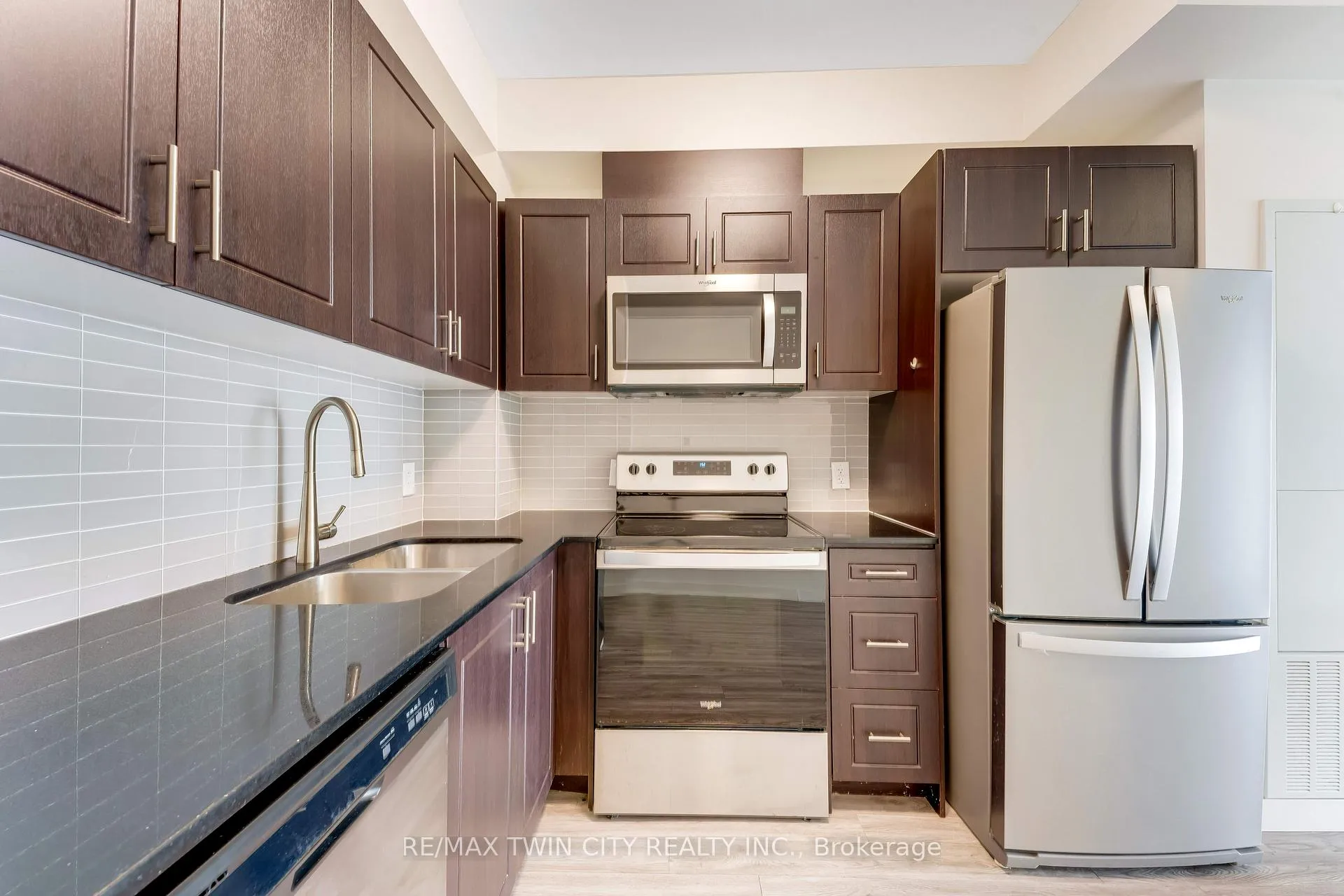 Photo 8 of Unit 904, 128 King Street N, Waterloo, Downtown Waterloo — HOMEH