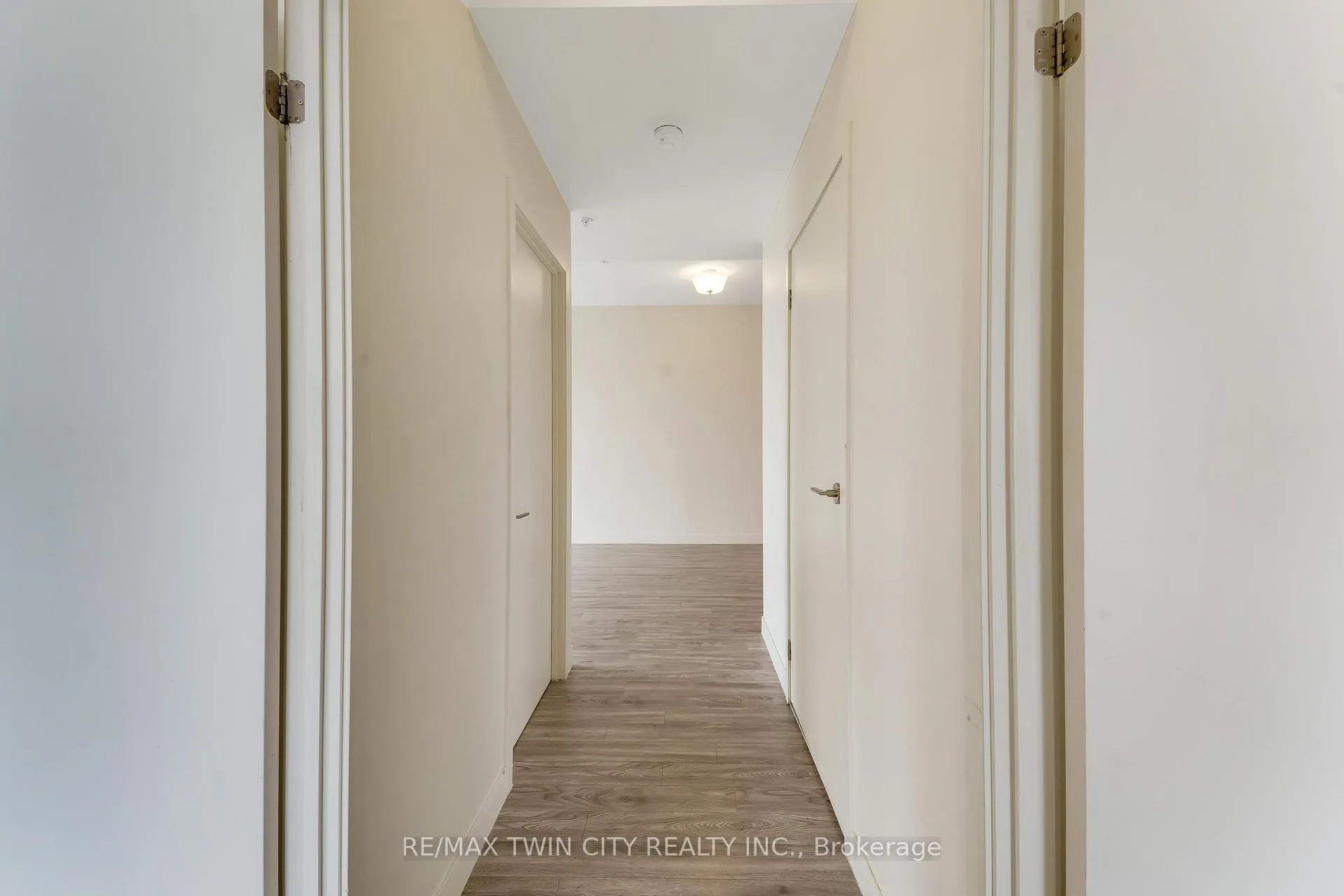 Photo 14 of Unit 904, 128 King Street N, Waterloo, Downtown Waterloo — HOMEH