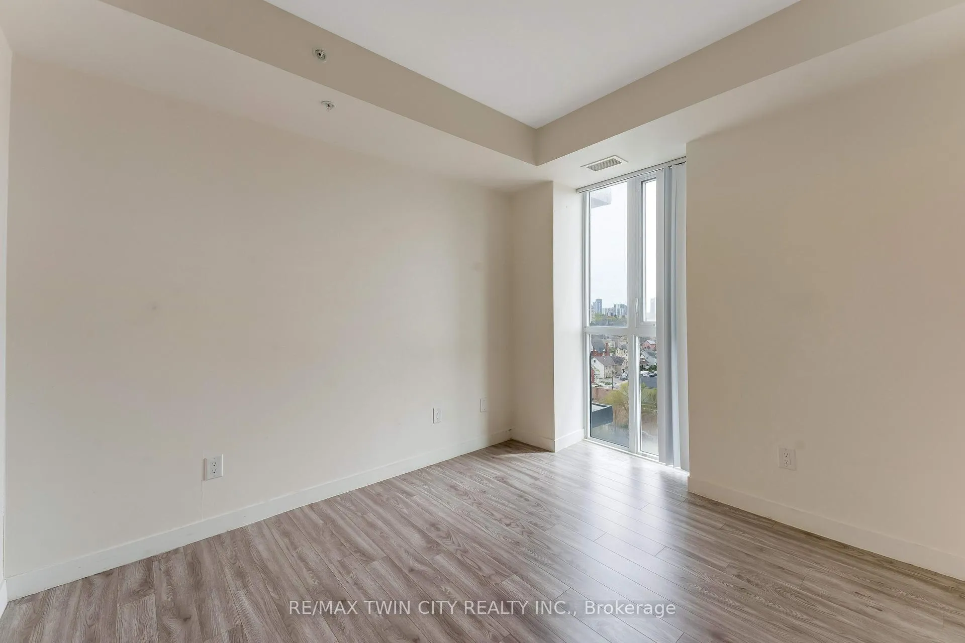 Photo 16 of Unit 904, 128 King Street N, Waterloo, Downtown Waterloo — HOMEH