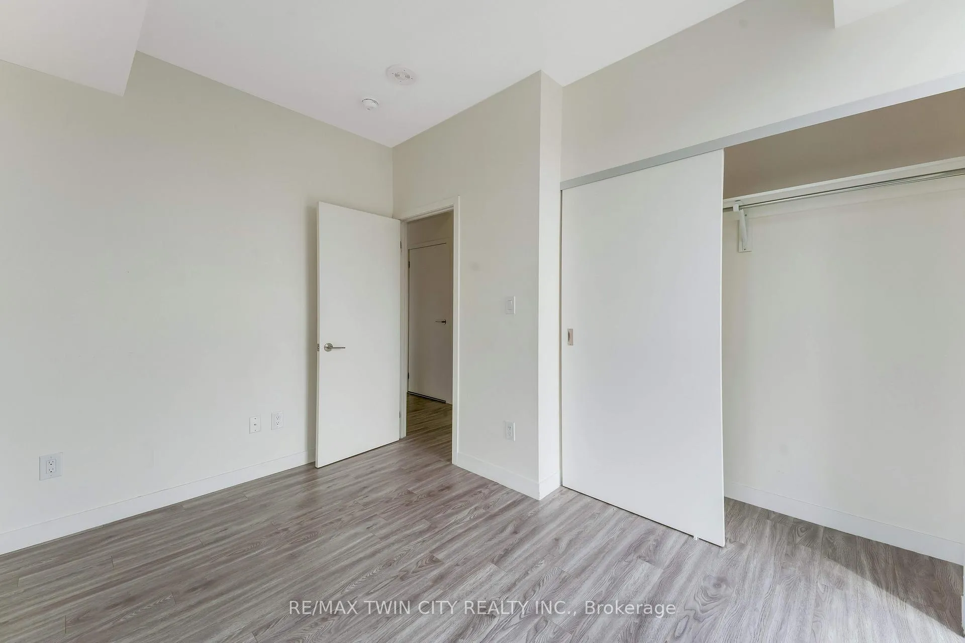 Photo 22 of Unit 904, 128 King Street N, Waterloo, Downtown Waterloo — HOMEH