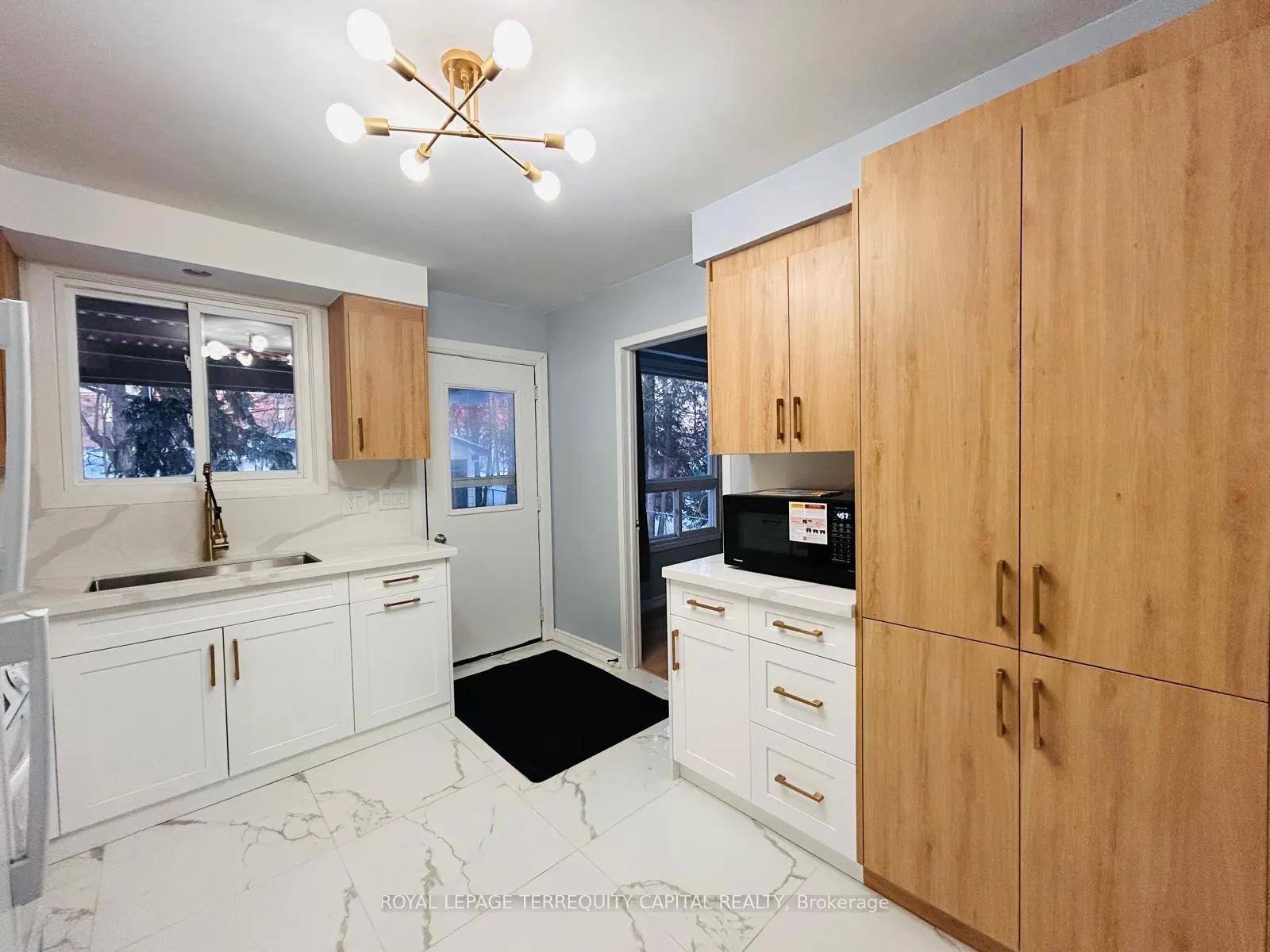 Photo 5 of Unit Upper, 38 Bernick Drive, Barrie, Grove East — HOMEH