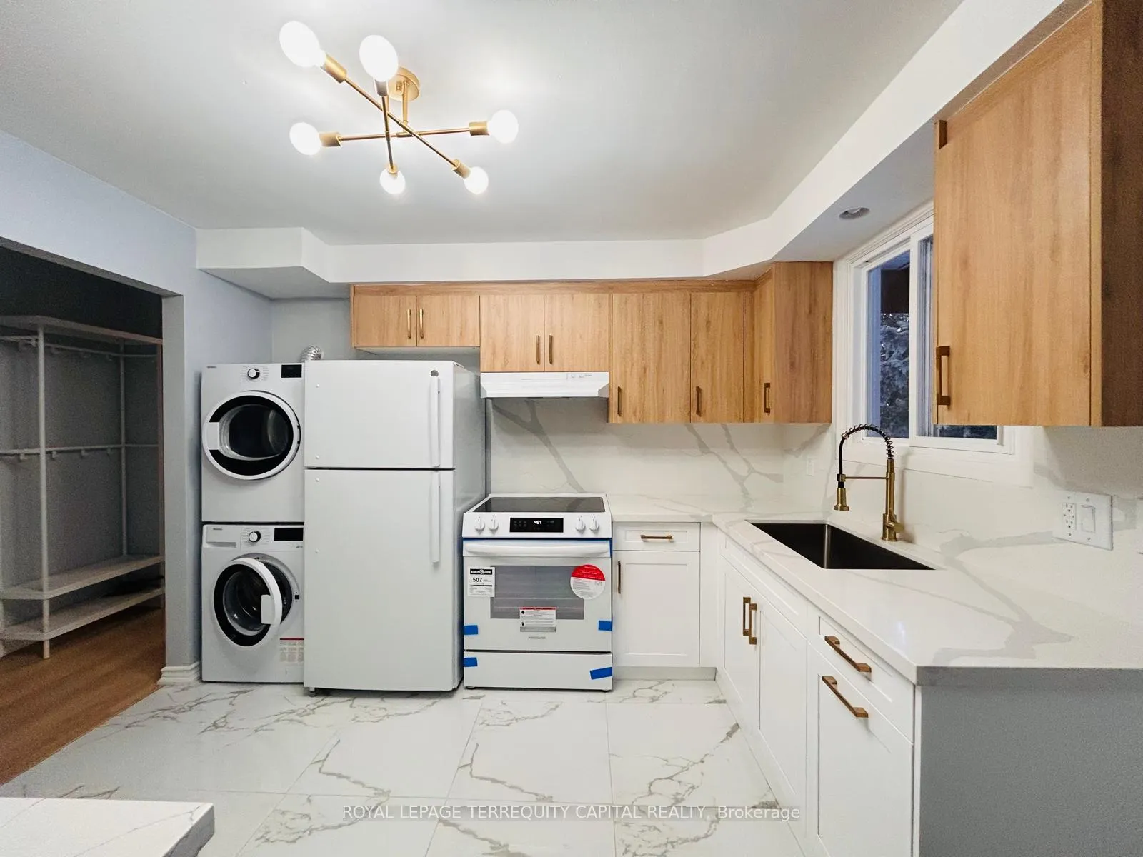 Photo 6 of Unit Upper, 38 Bernick Drive, Barrie, Grove East — HOMEH