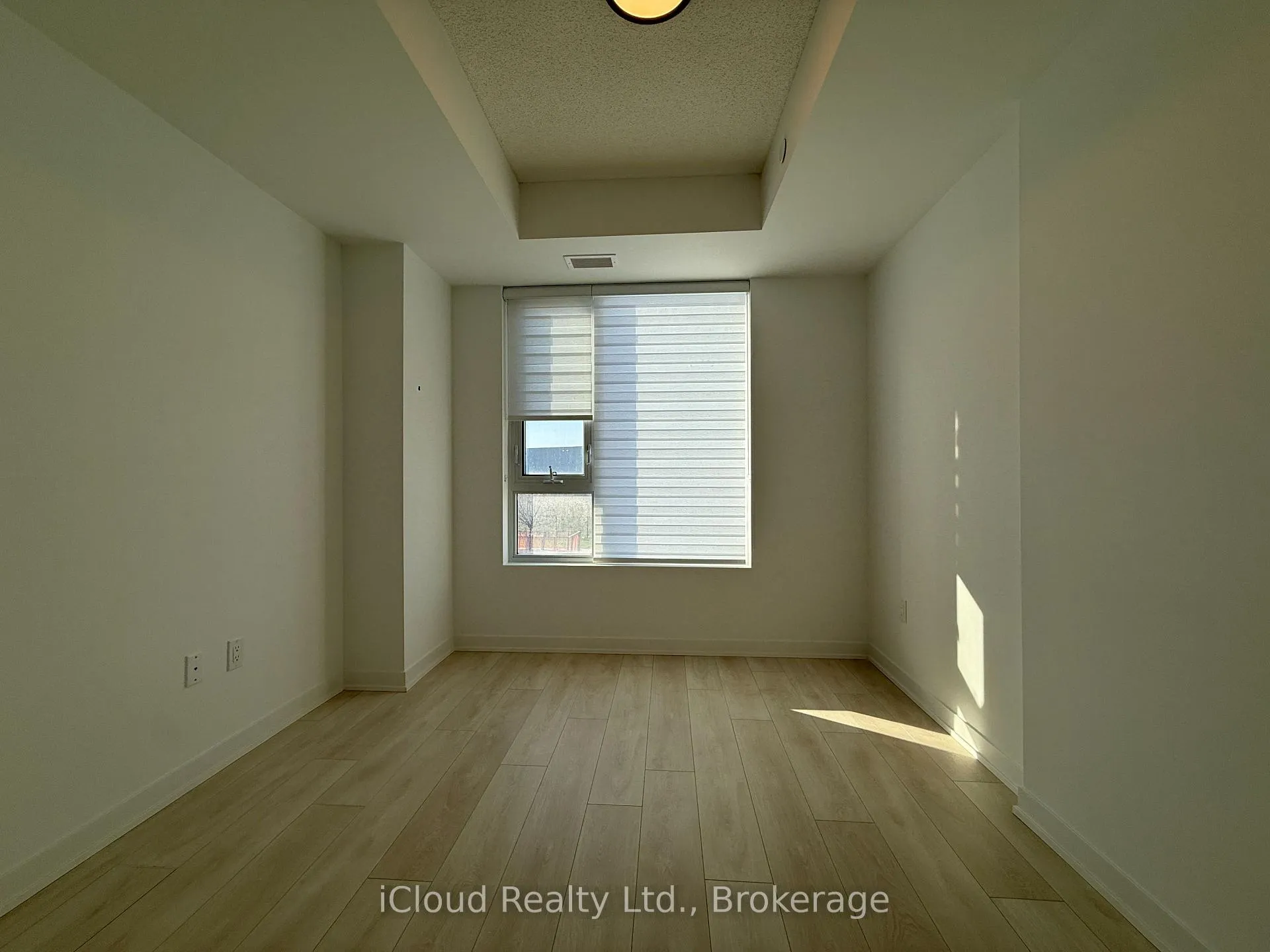 Photo 5 of Unit D211, 4878 Powers Common, Burlington, Appleby — HOMEH