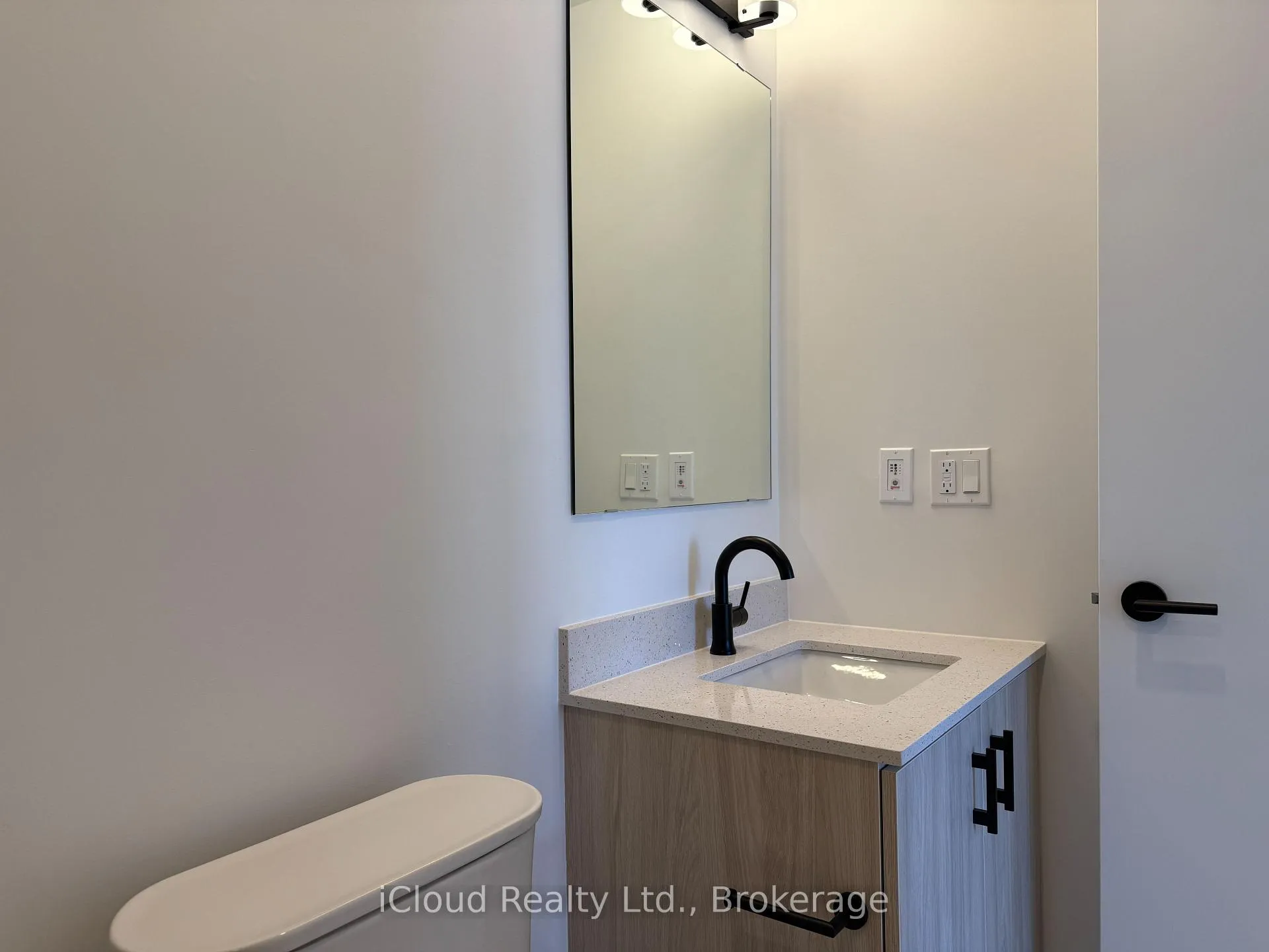 Photo 6 of Unit D211, 4878 Powers Common, Burlington, Appleby — HOMEH