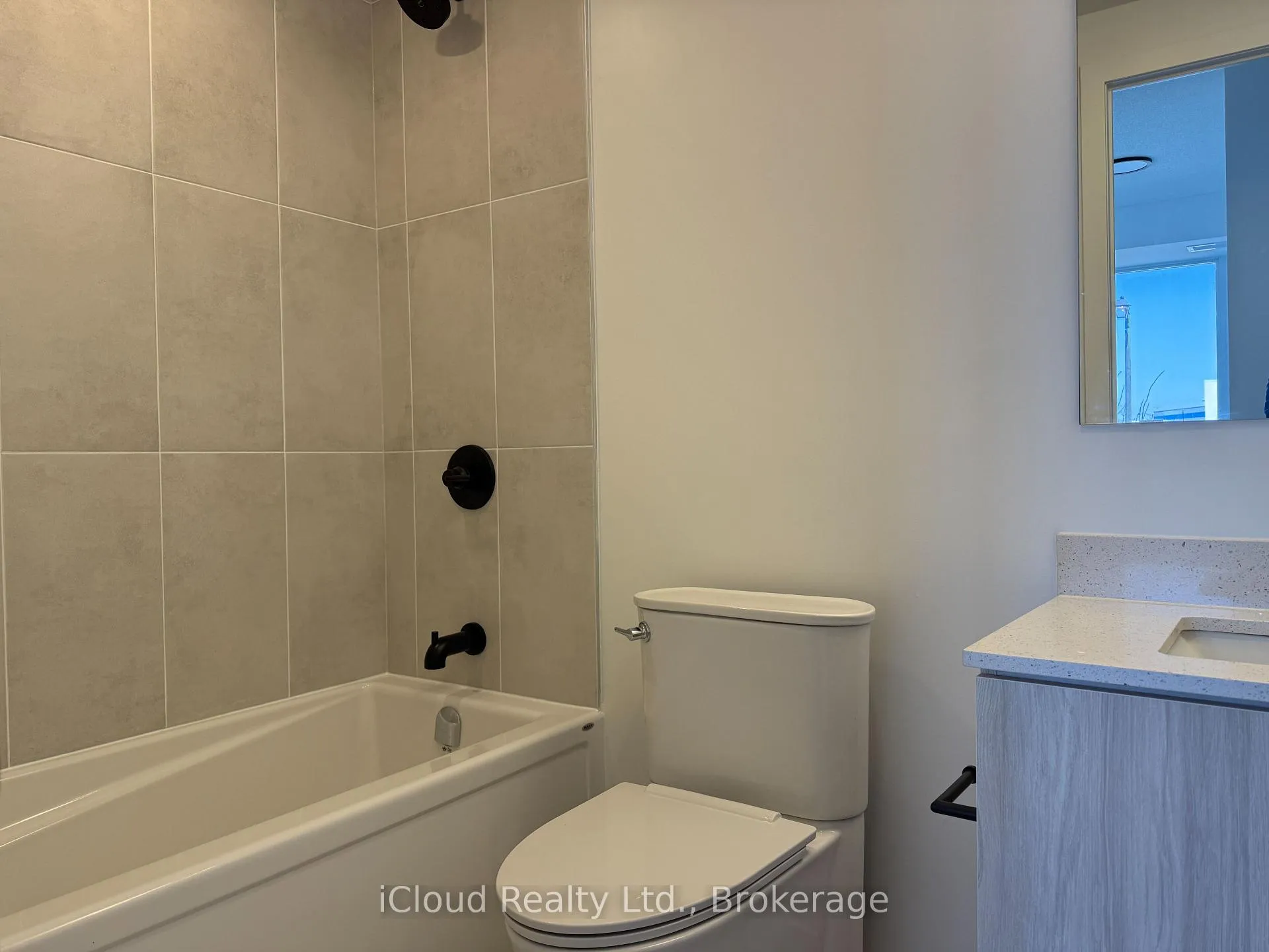 Photo 7 of Unit D211, 4878 Powers Common, Burlington, Appleby — HOMEH