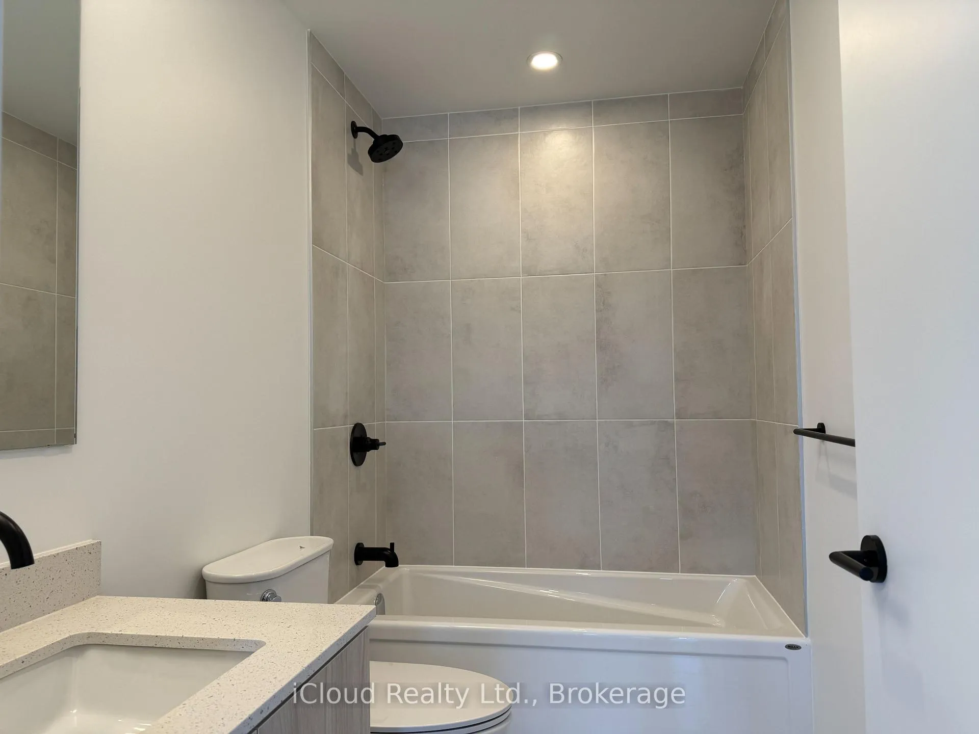 Photo 10 of Unit D211, 4878 Powers Common, Burlington, Appleby — HOMEH