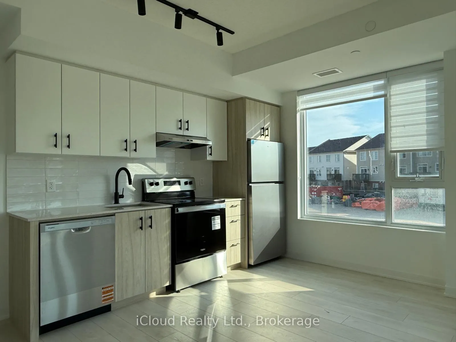 Photo 16 of Unit D211, 4878 Powers Common, Burlington, Appleby — HOMEH