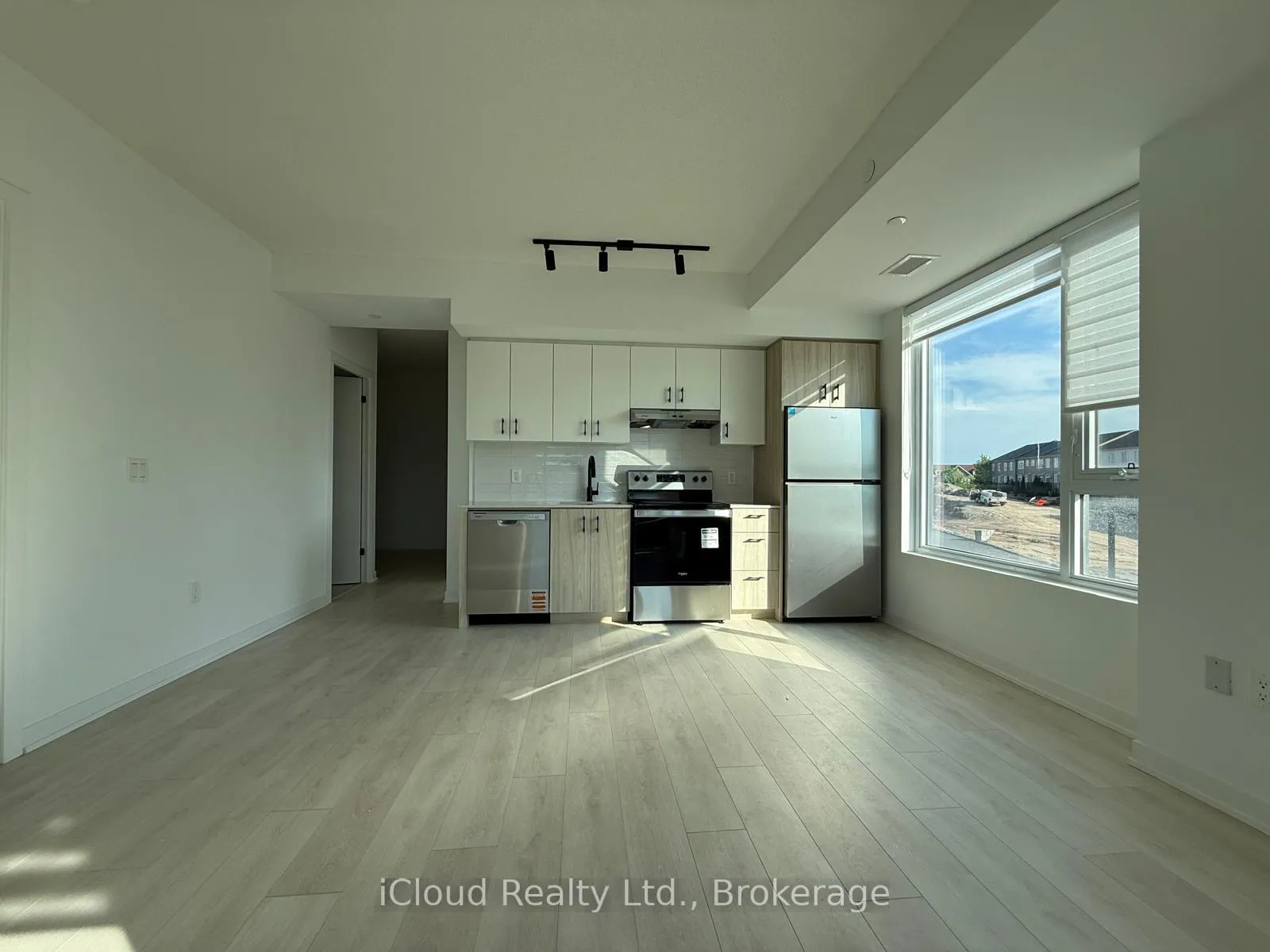 Photo 18 of Unit D211, 4878 Powers Common, Burlington, Appleby — HOMEH