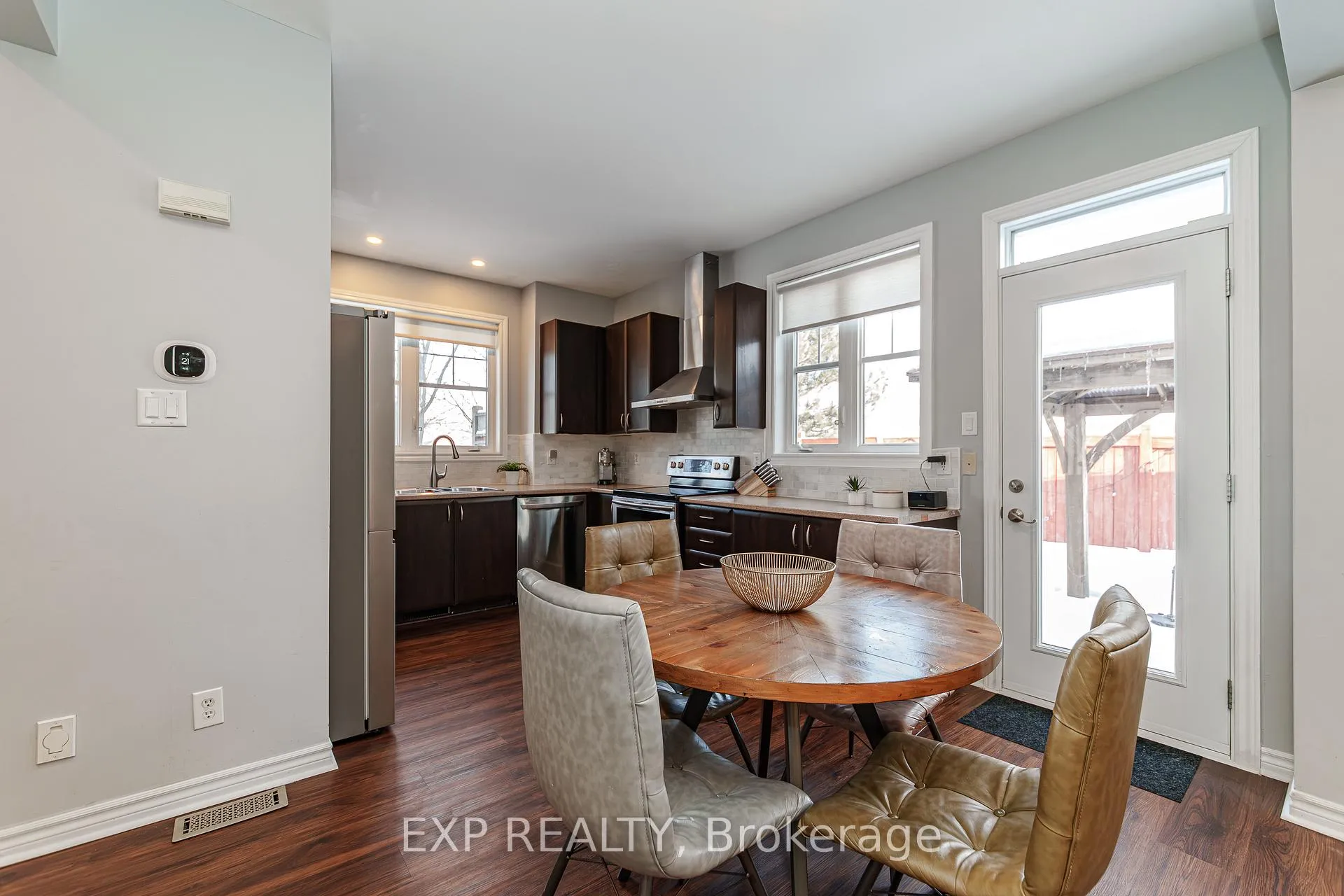 Photo 5 of 601 Rosehill Avenue, Ottawa, Stittsville (North) — HOMEH