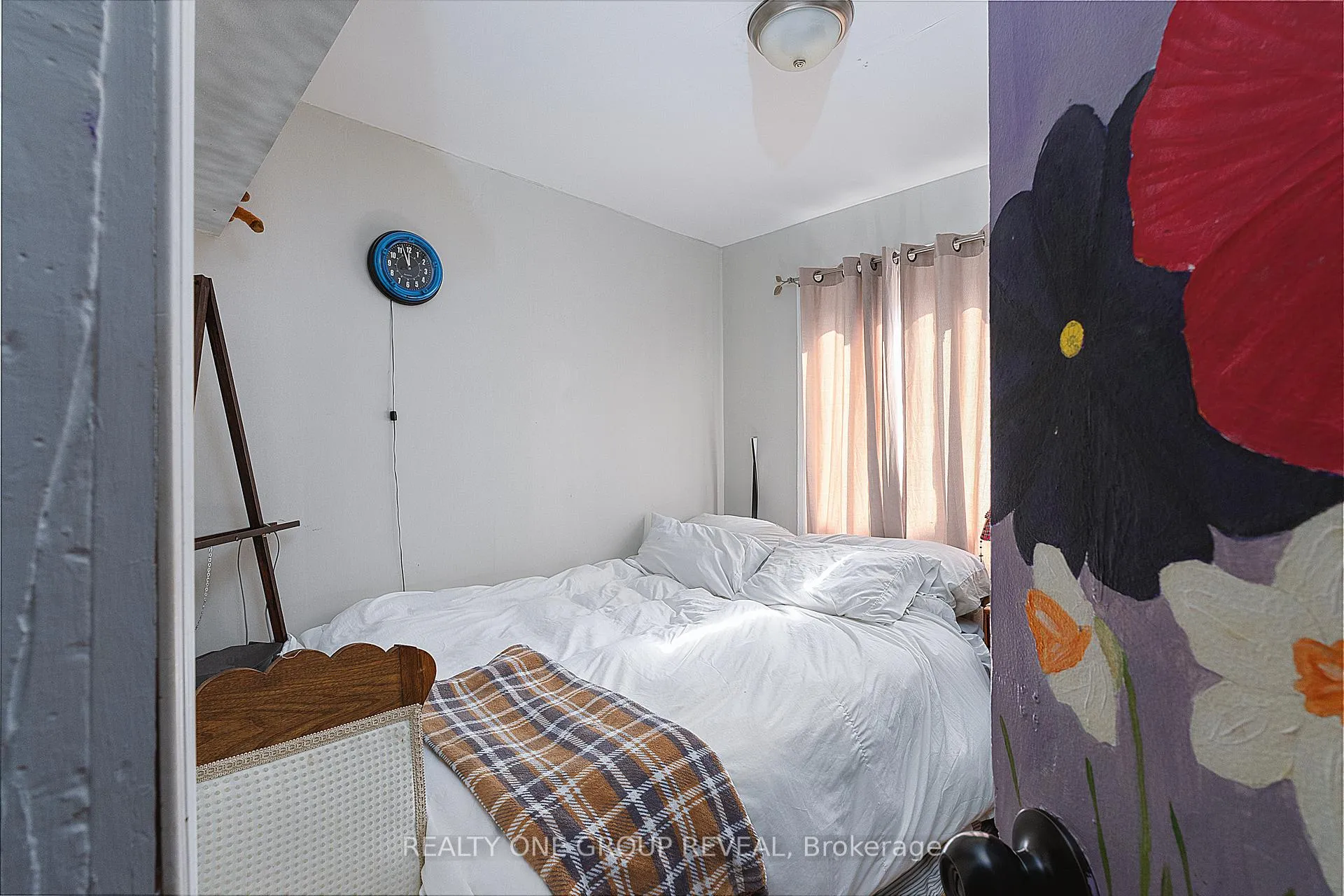 Photo 5 of 275 Jarvis Street, Oshawa, O'Neill — HOMEH