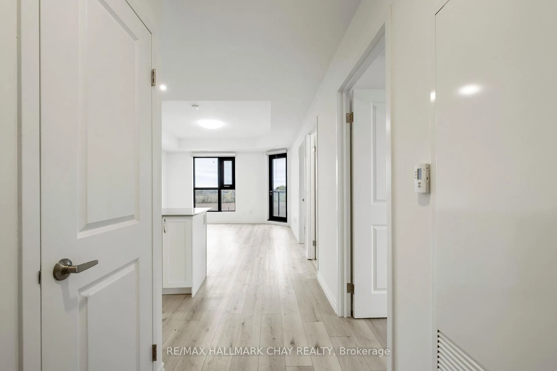 Photo 6 of Unit 411, 30 Hanmer Street W, Barrie, West Bayfield — HOMEH