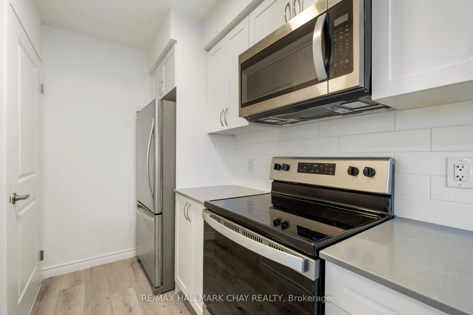 Photo 13 of Unit 411, 30 Hanmer Street W, Barrie, West Bayfield — HOMEH