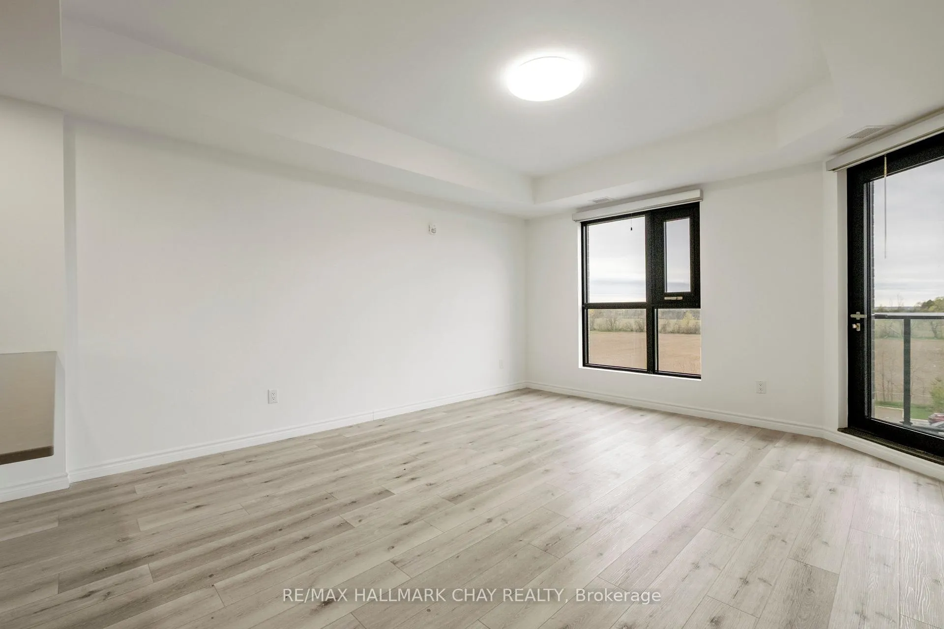 Photo 18 of Unit 411, 30 Hanmer Street W, Barrie, West Bayfield — HOMEH