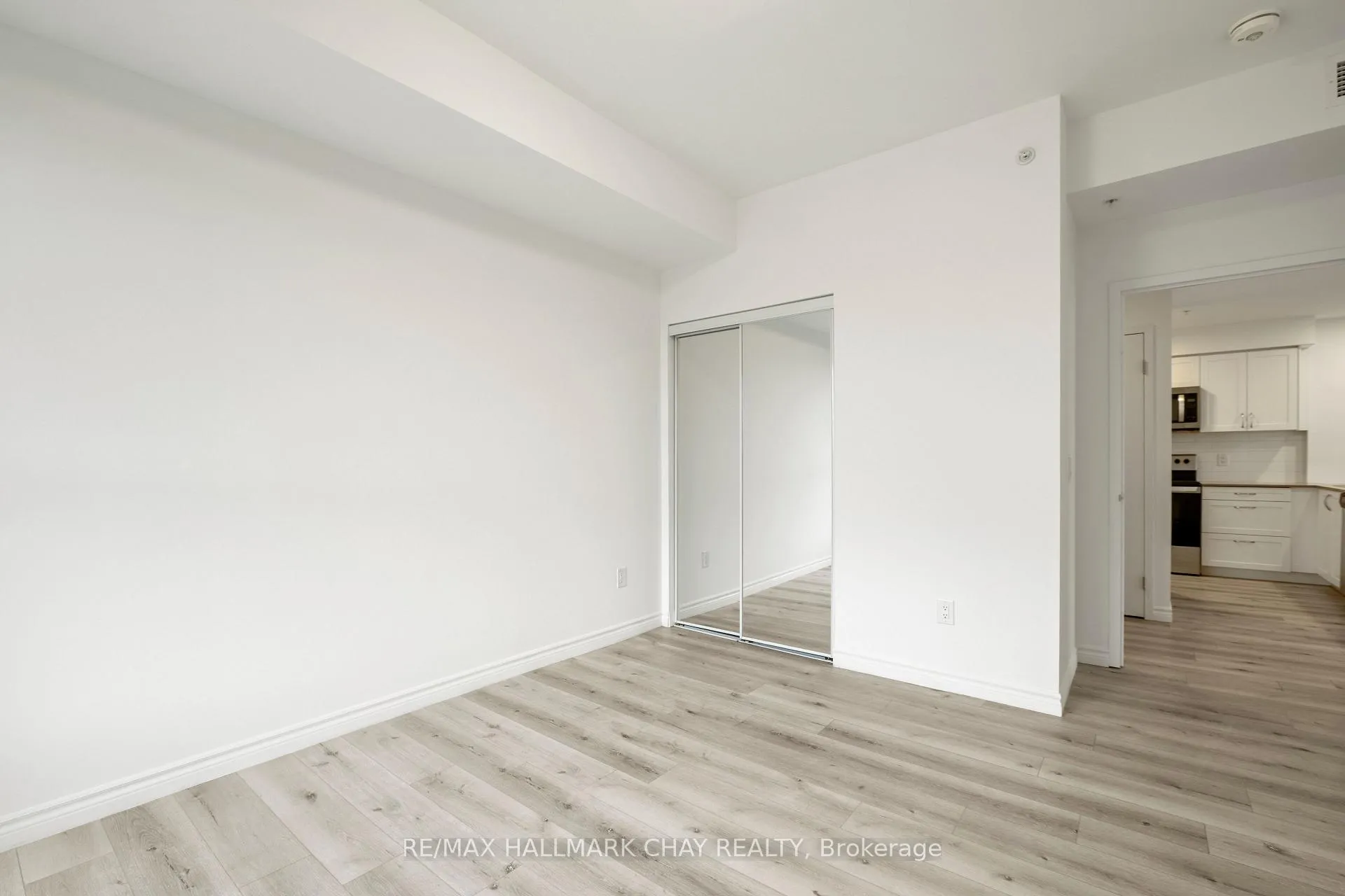 Photo 23 of Unit 411, 30 Hanmer Street W, Barrie, West Bayfield — HOMEH