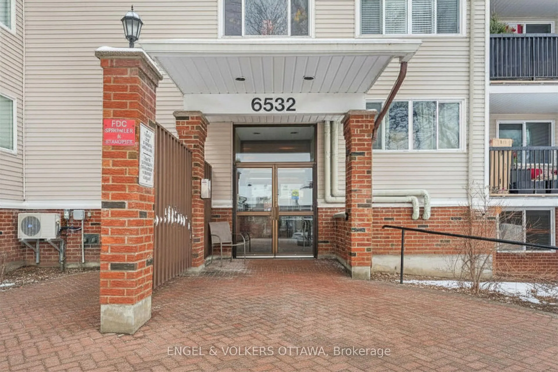 Photo 2 of Unit 109, 6532 Bilberry Drive, Ottawa, Orleans Wood — HOMEH