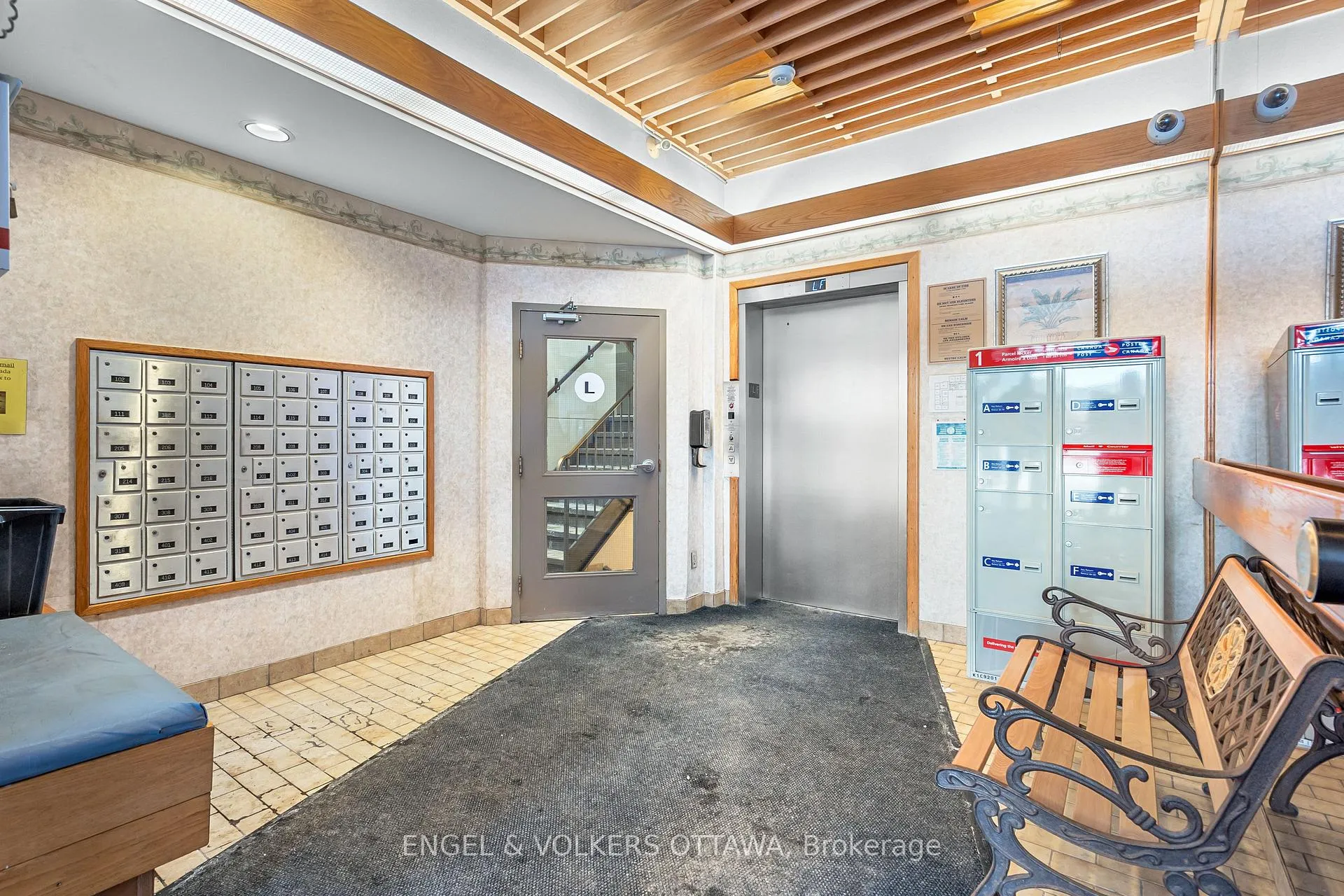 Photo 3 of Unit 109, 6532 Bilberry Drive, Ottawa, Orleans Wood — HOMEH