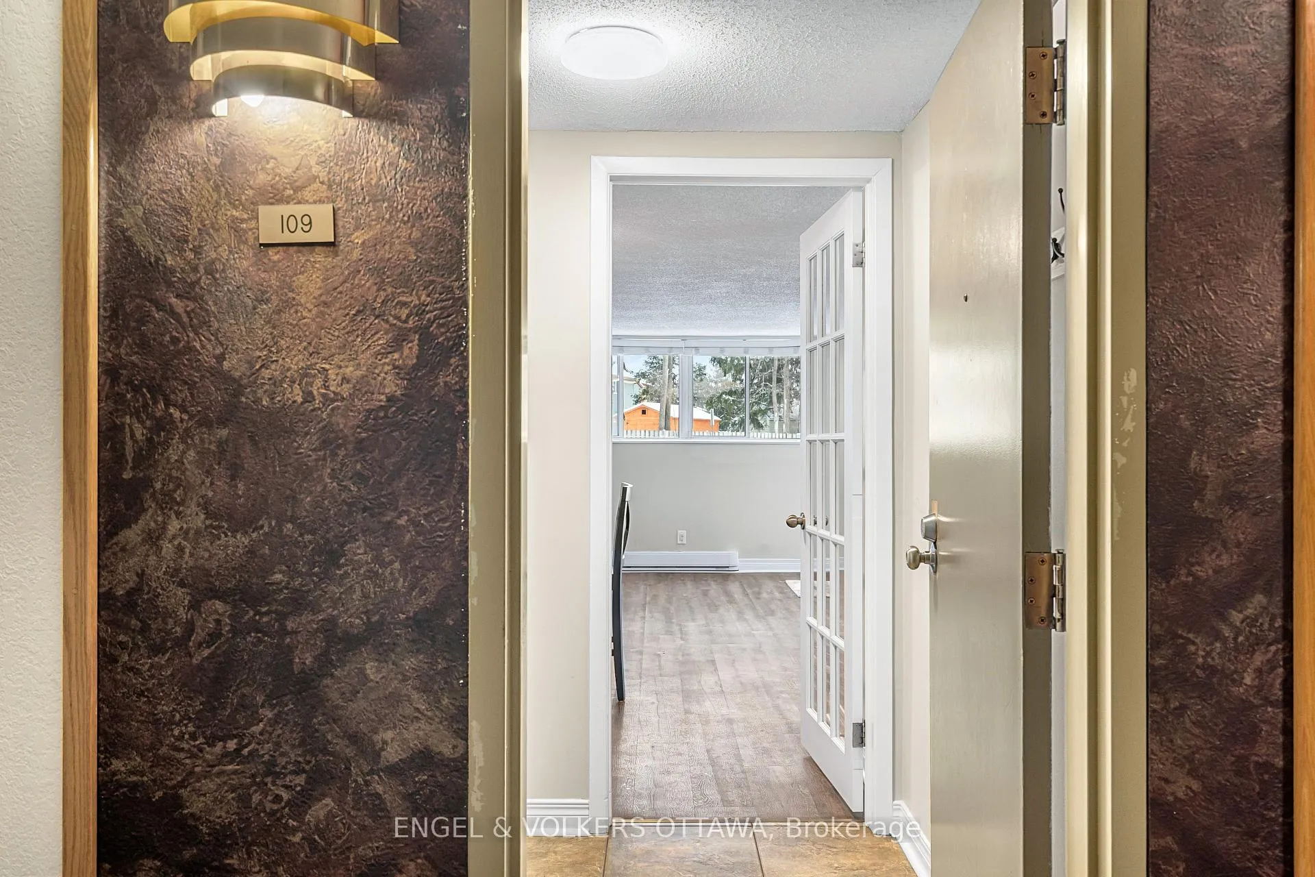 Photo 4 of Unit 109, 6532 Bilberry Drive, Ottawa, Orleans Wood — HOMEH