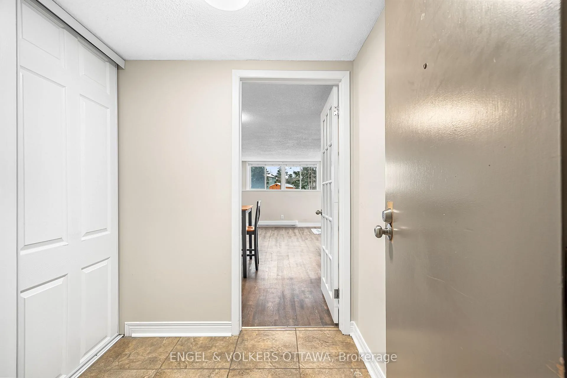 Photo 5 of Unit 109, 6532 Bilberry Drive, Ottawa, Orleans Wood — HOMEH
