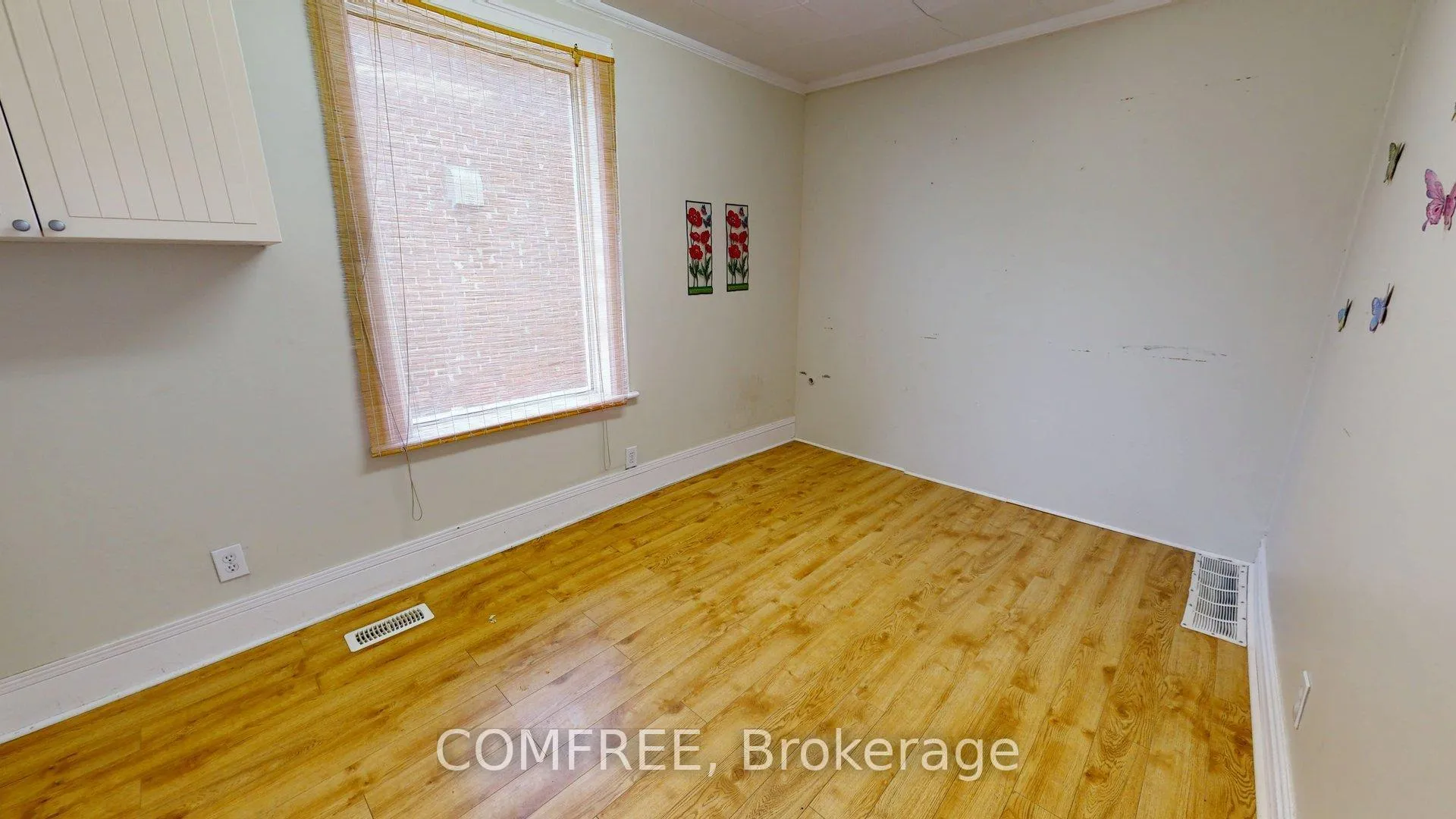 Photo 2 of 1405 King Street E, Cambridge, Preston Centre — HOMEH