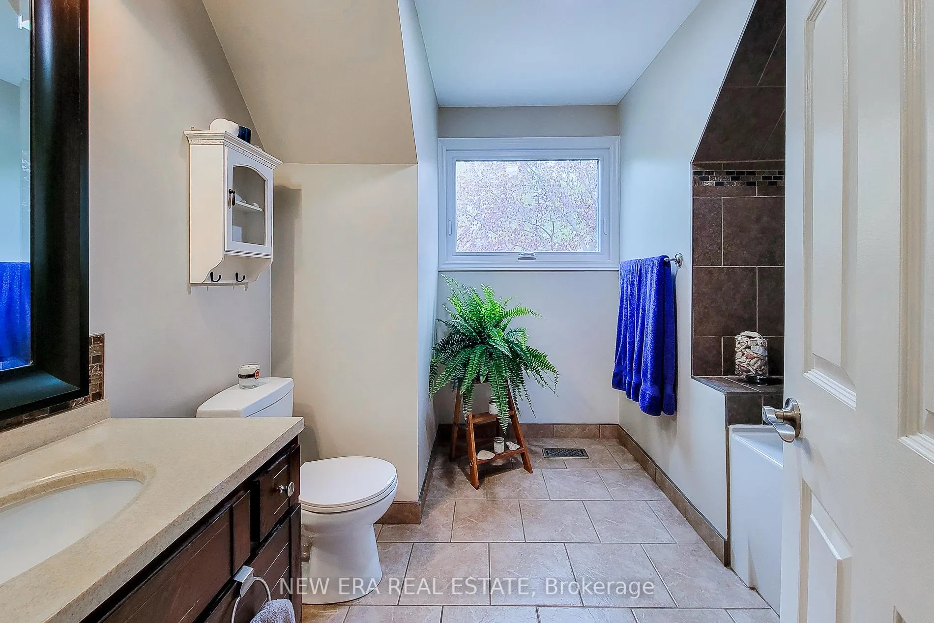 Photo 37 of 49 Ashwood Drive, Cambridge, Grow Community Centre — HOMEH