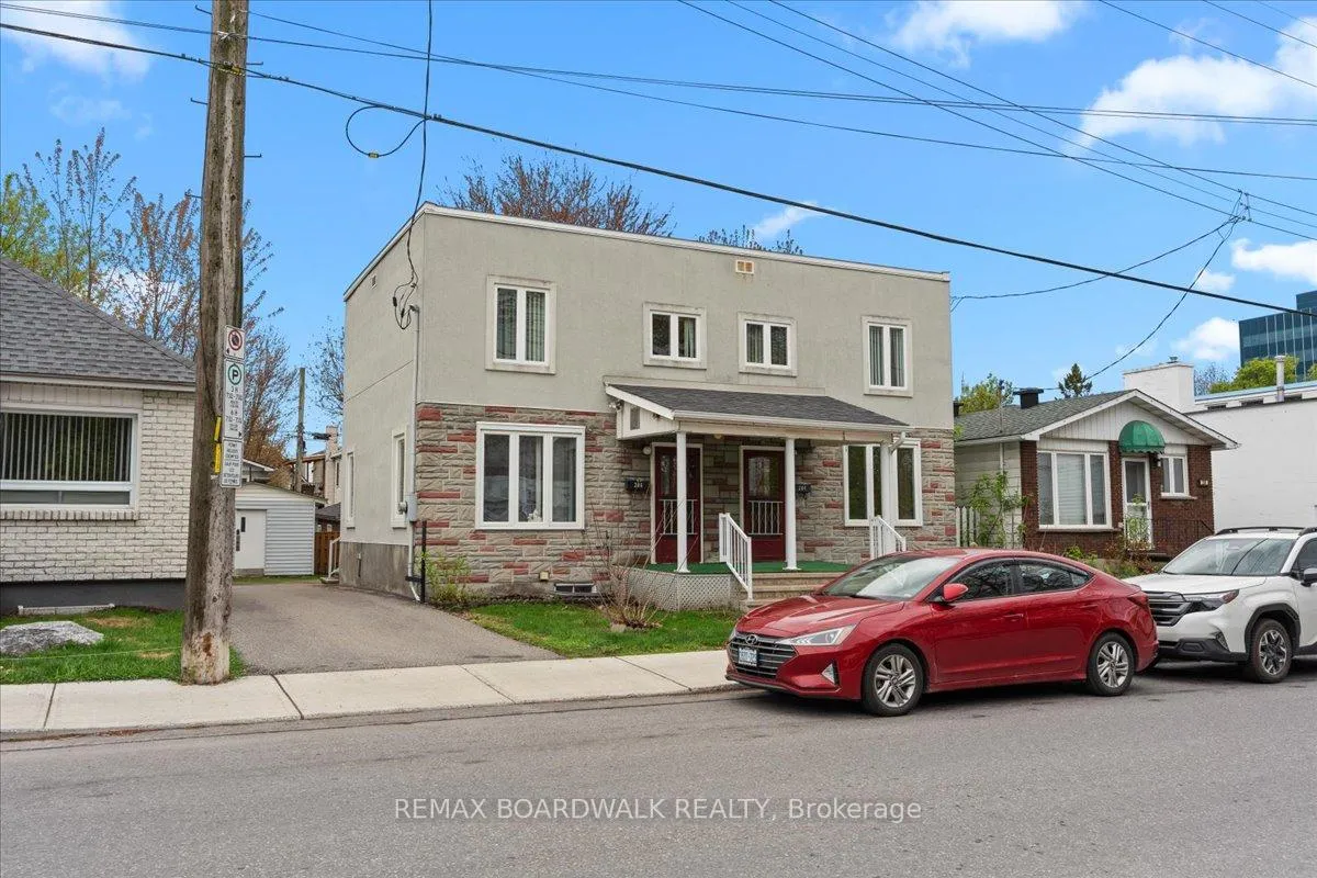 Front of 204- 206 Jeanne Mance Street