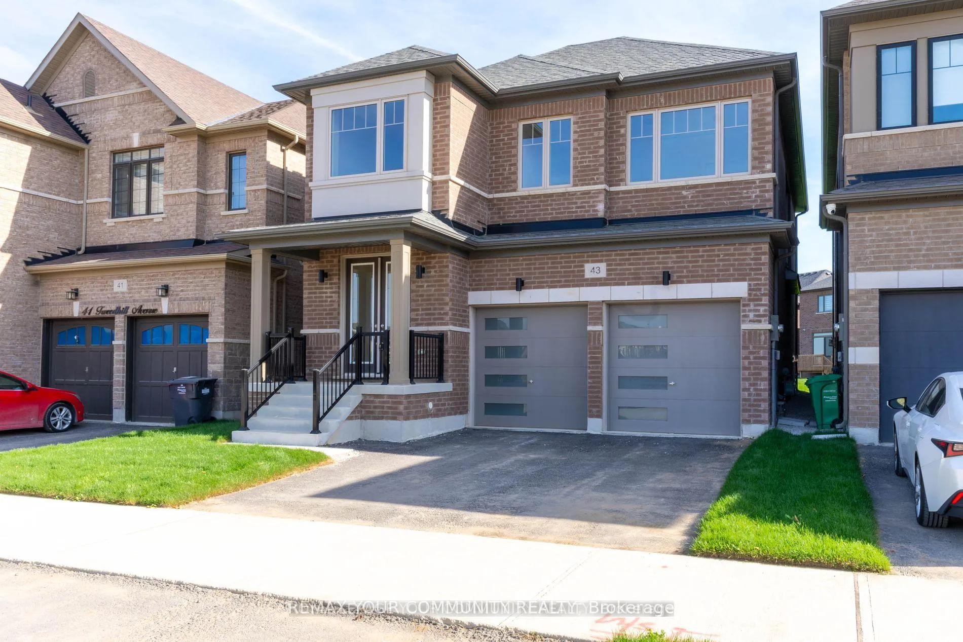Photo 2 of 43 Tweedhill Avenue, Caledon, Rural Caledon — HOMEH