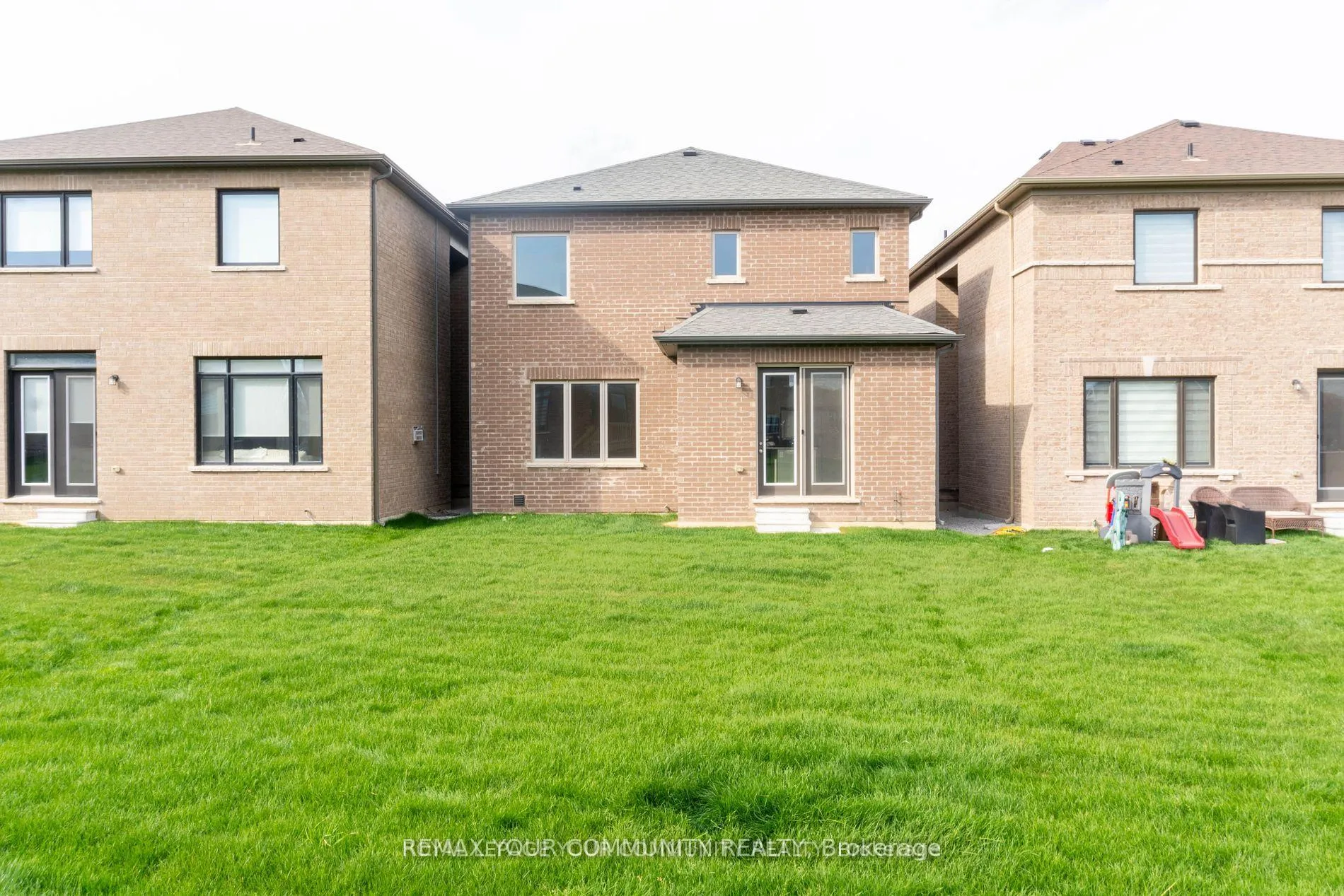 Photo 4 of 43 Tweedhill Avenue, Caledon, Rural Caledon — HOMEH
