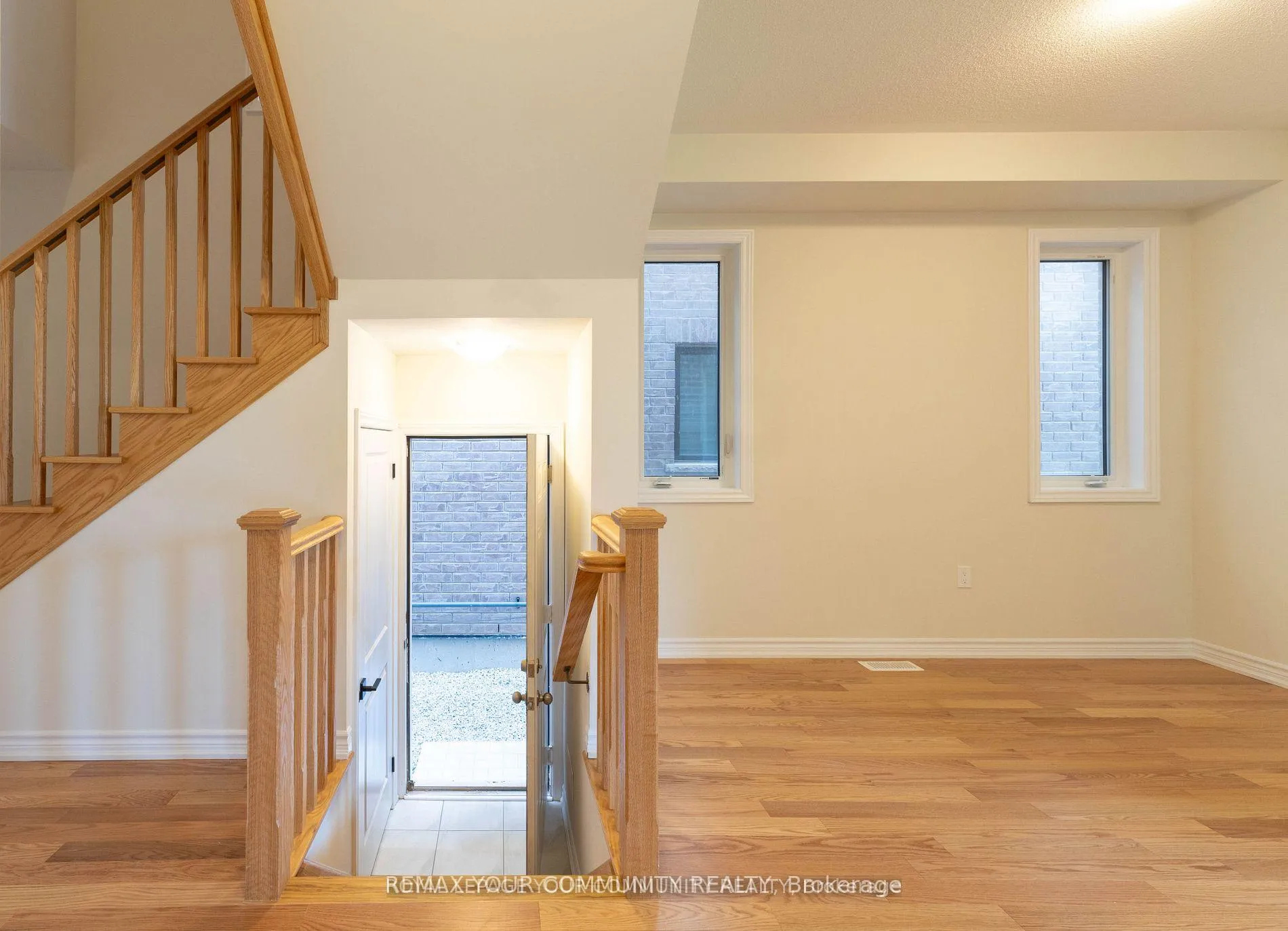 Photo 10 of 43 Tweedhill Avenue, Caledon, Rural Caledon — HOMEH