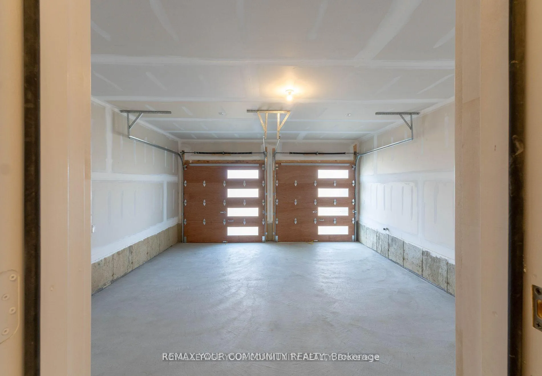 Photo 23 of 43 Tweedhill Avenue, Caledon, Rural Caledon — HOMEH