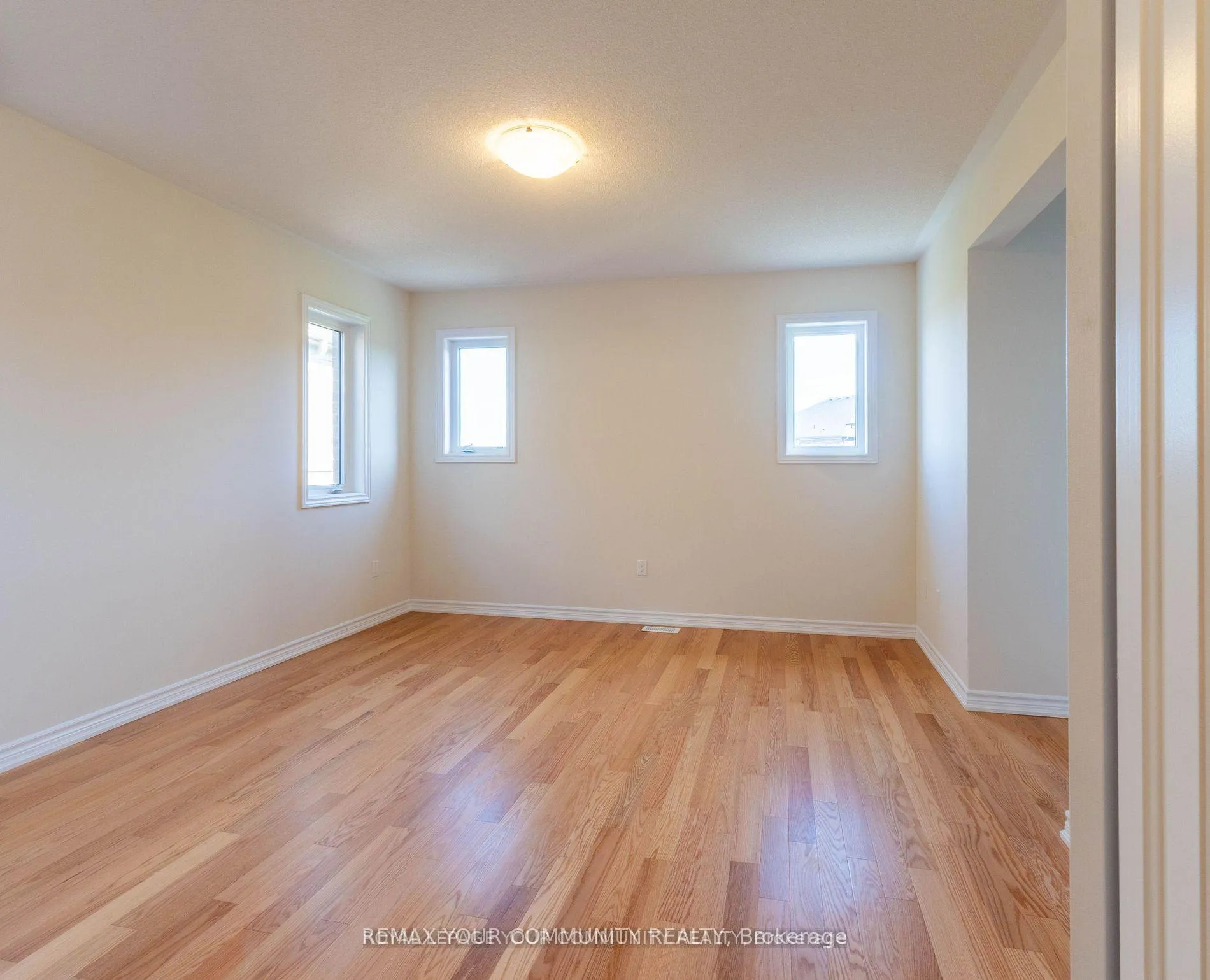 Photo 26 of 43 Tweedhill Avenue, Caledon, Rural Caledon — HOMEH