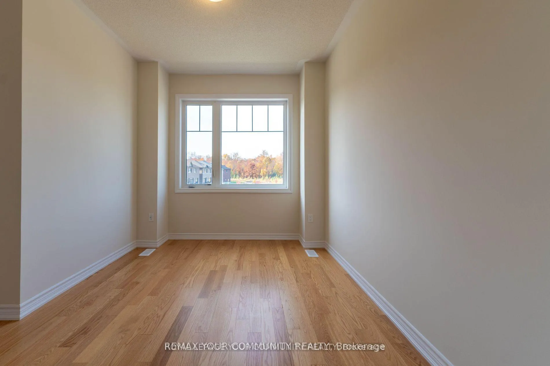 Photo 28 of 43 Tweedhill Avenue, Caledon, Rural Caledon — HOMEH
