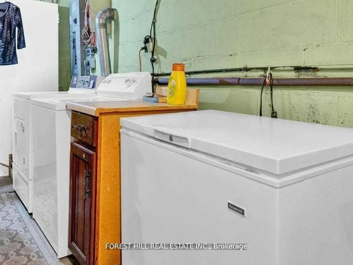 Photo 17 of Unit Lower, 996 Bayview Avenue, Toronto, Leaside — HOMEH