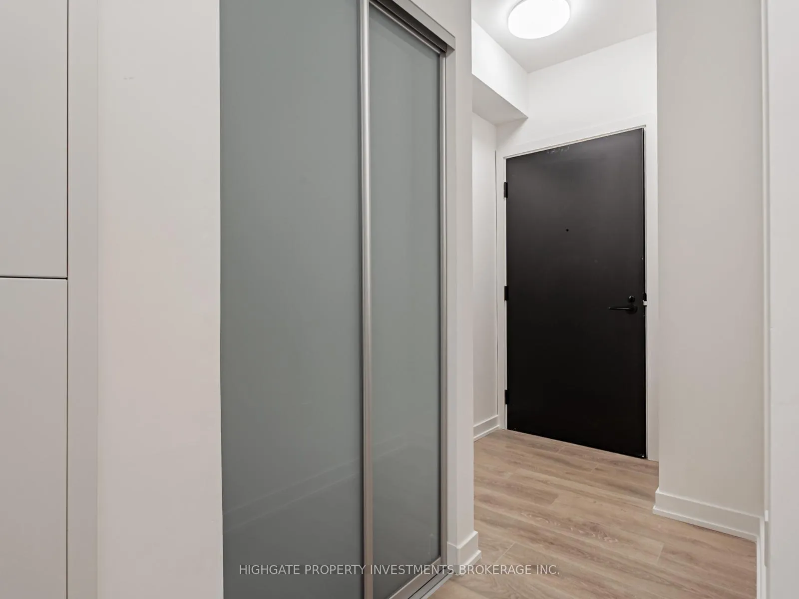 Photo 3 of Unit 1405, 127 Broadway Avenue, Toronto, Mount Pleasant West — HOMEH