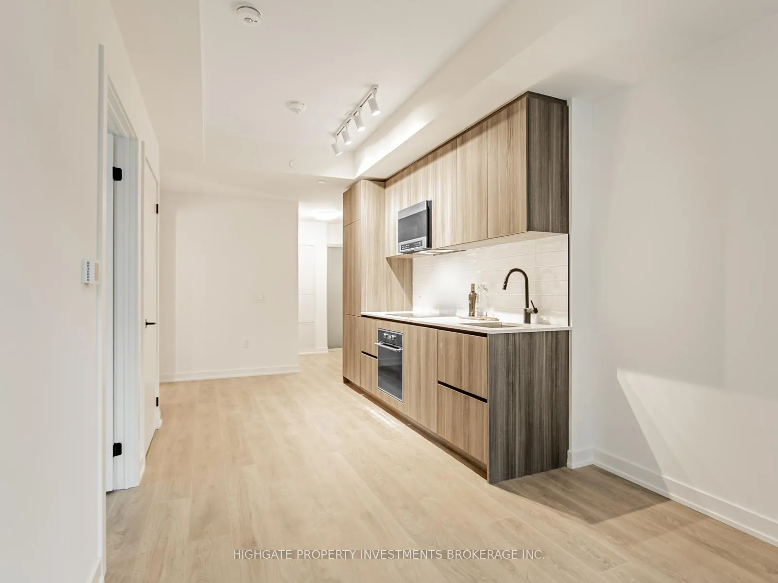 Photo 11 of Unit 1405, 127 Broadway Avenue, Toronto, Mount Pleasant West — HOMEH