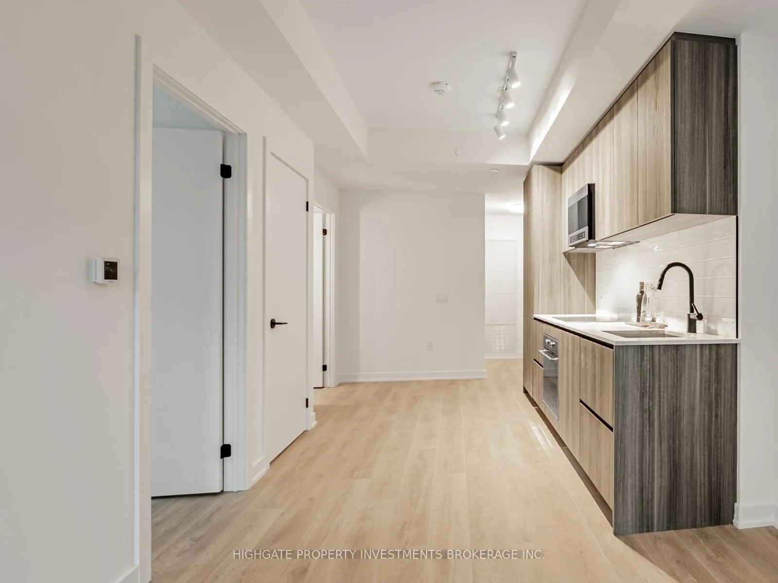 Photo 12 of Unit 1405, 127 Broadway Avenue, Toronto, Mount Pleasant West — HOMEH