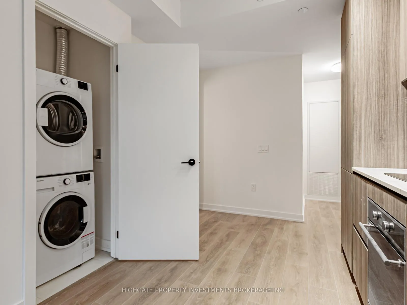 Photo 17 of Unit 1405, 127 Broadway Avenue, Toronto, Mount Pleasant West — HOMEH
