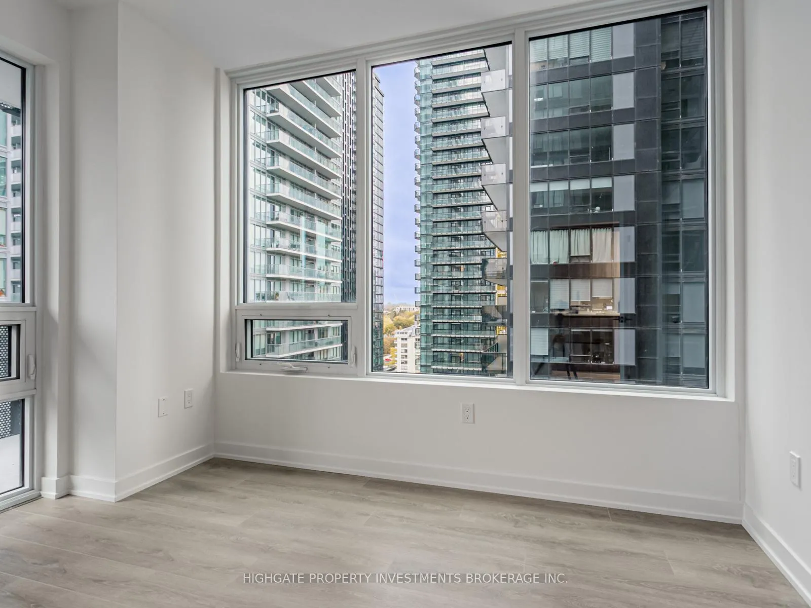 Photo 19 of Unit 1405, 127 Broadway Avenue, Toronto, Mount Pleasant West — HOMEH