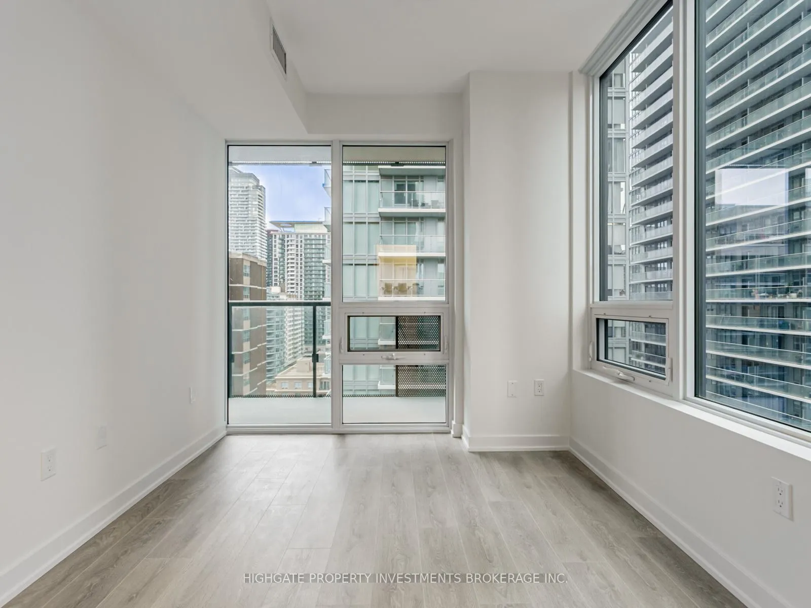 Photo 20 of Unit 1405, 127 Broadway Avenue, Toronto, Mount Pleasant West — HOMEH