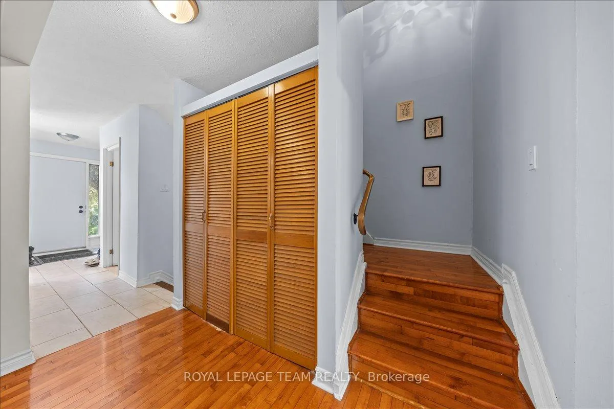 Photo 4 of Unit 20, 3483 Mccarthy Road, Ottawa, Hunt Club — HOMEH