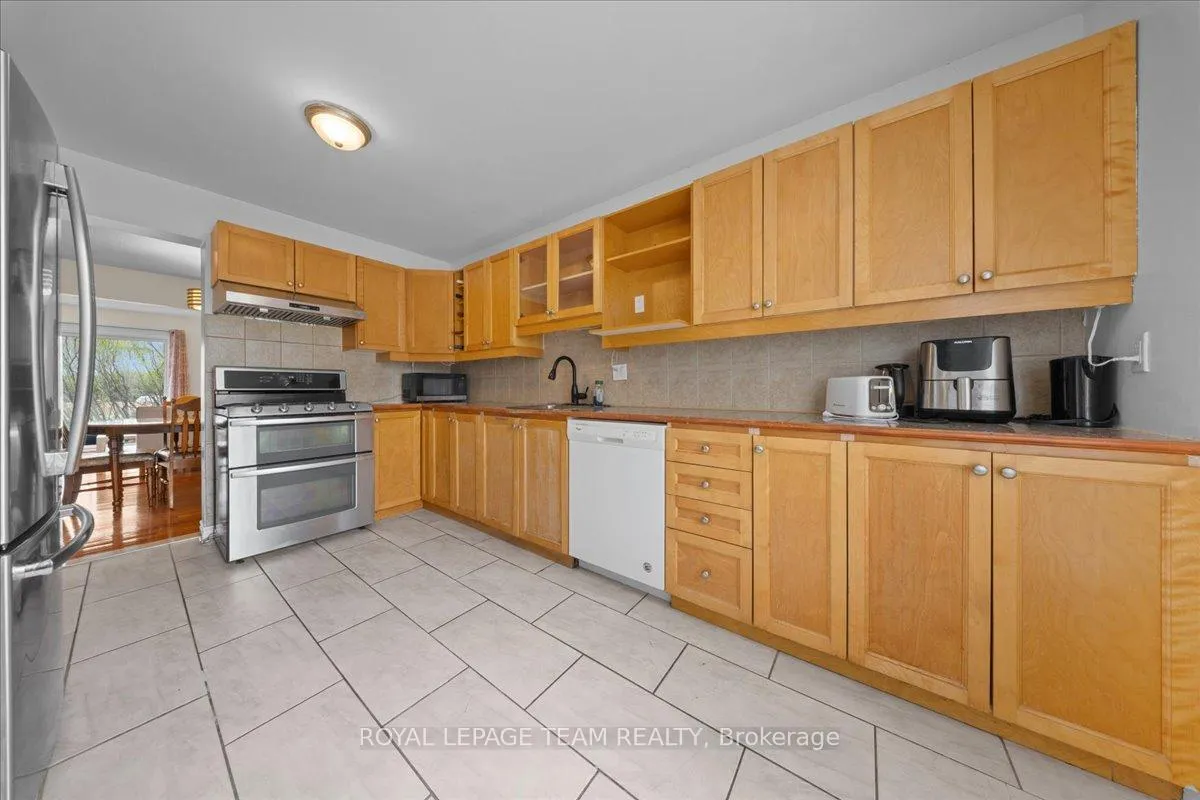 Photo 5 of Unit 20, 3483 Mccarthy Road, Ottawa, Hunt Club — HOMEH