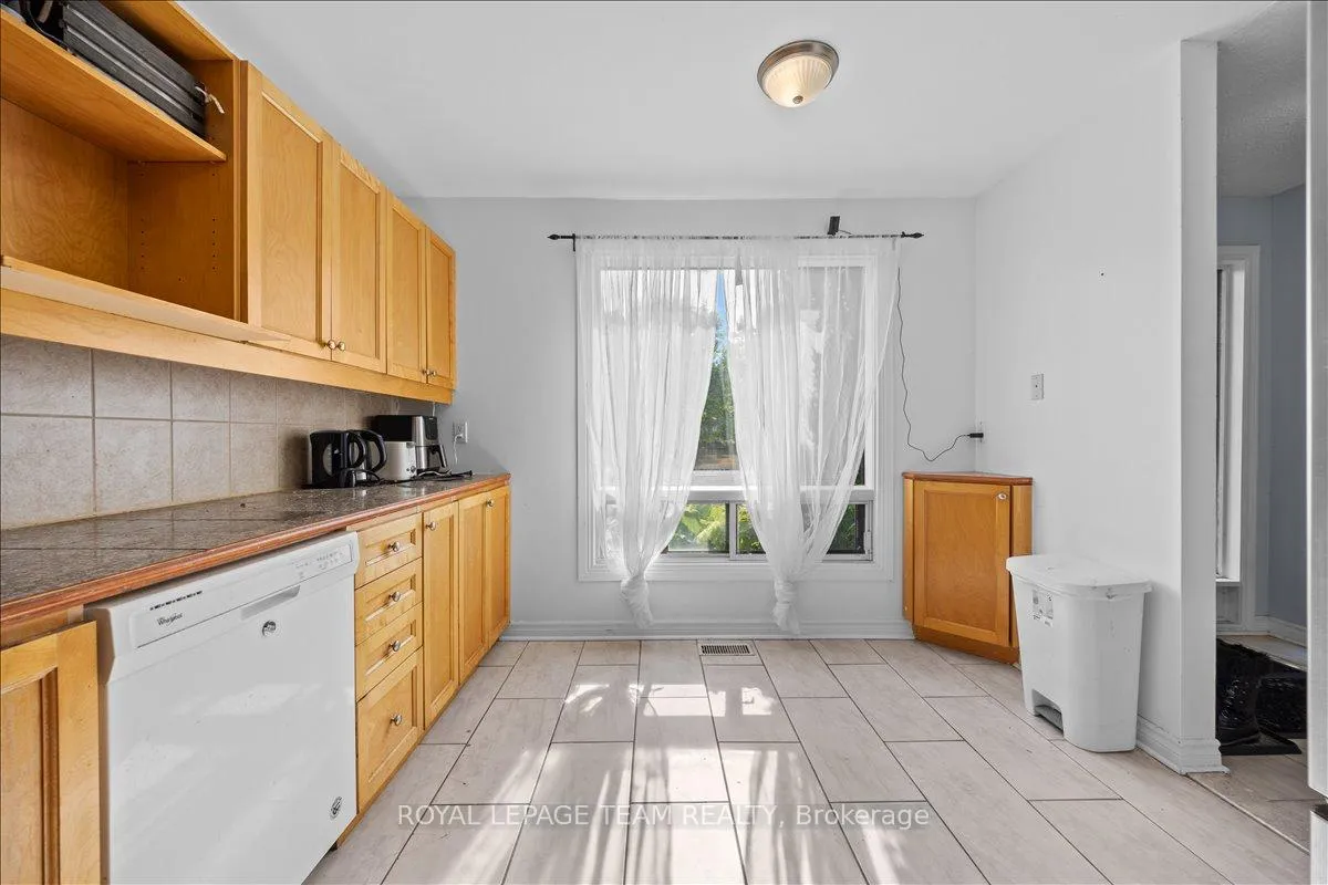 Photo 6 of Unit 20, 3483 Mccarthy Road, Ottawa, Hunt Club — HOMEH