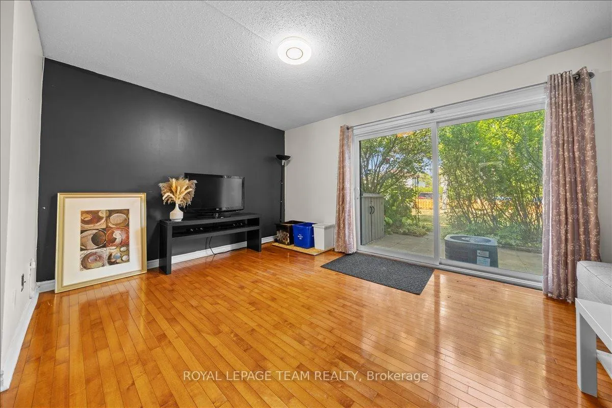 Photo 12 of Unit 20, 3483 Mccarthy Road, Ottawa, Hunt Club — HOMEH