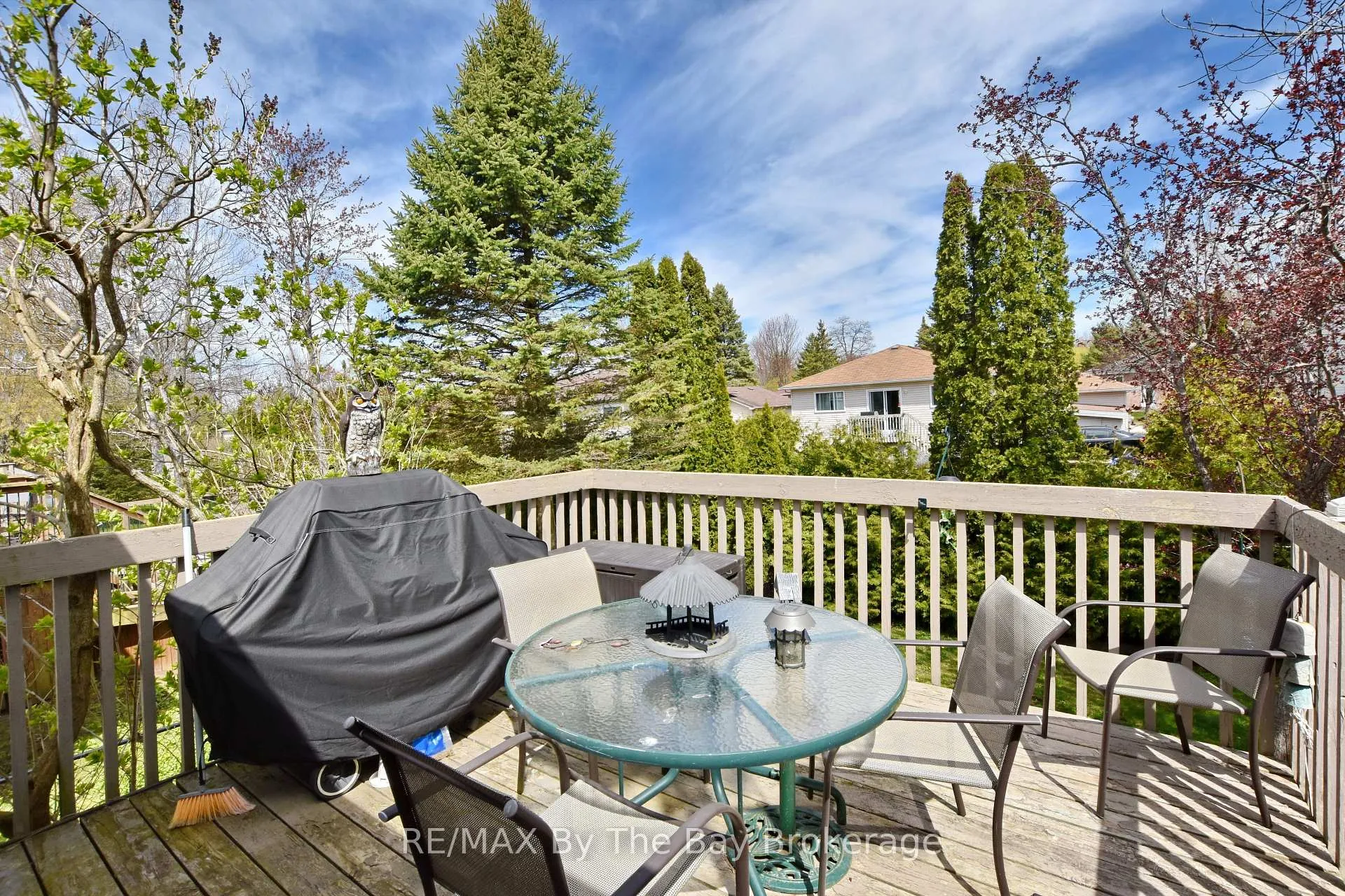 Photo 6 of 17 Acorn Crescent, Wasaga Beach — HOMEH
