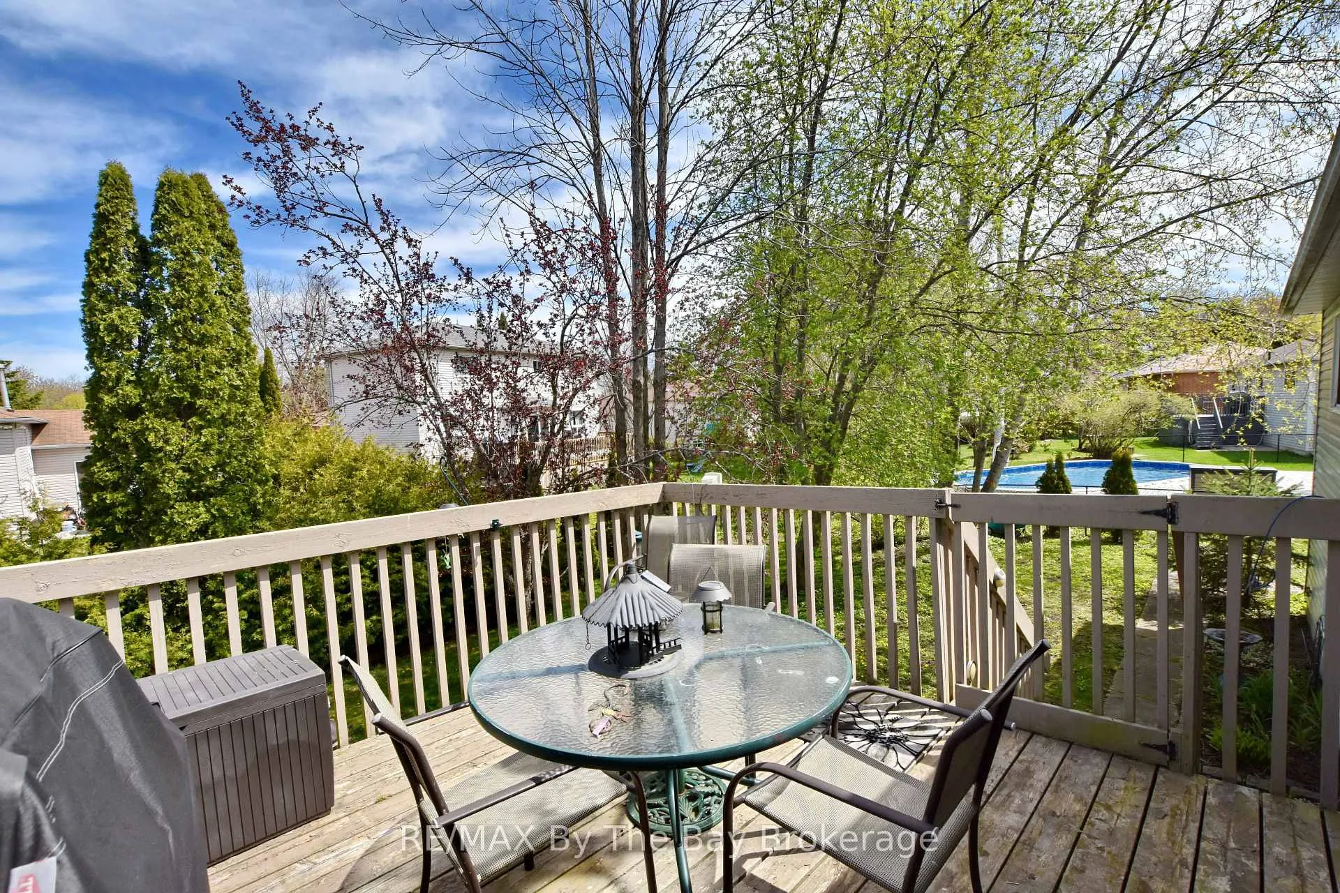 Photo 8 of 17 Acorn Crescent, Wasaga Beach — HOMEH