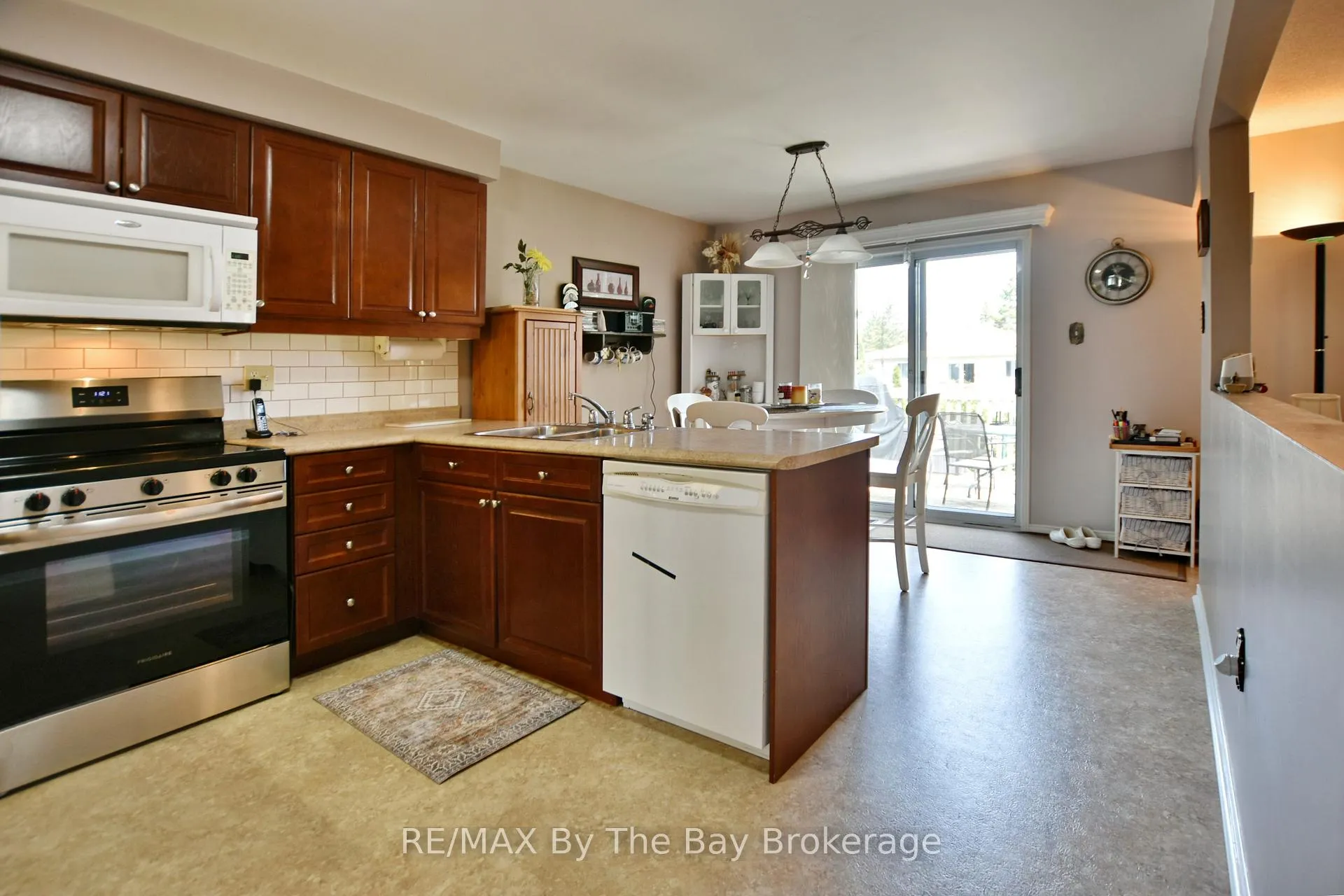 Photo 19 of 17 Acorn Crescent, Wasaga Beach — HOMEH