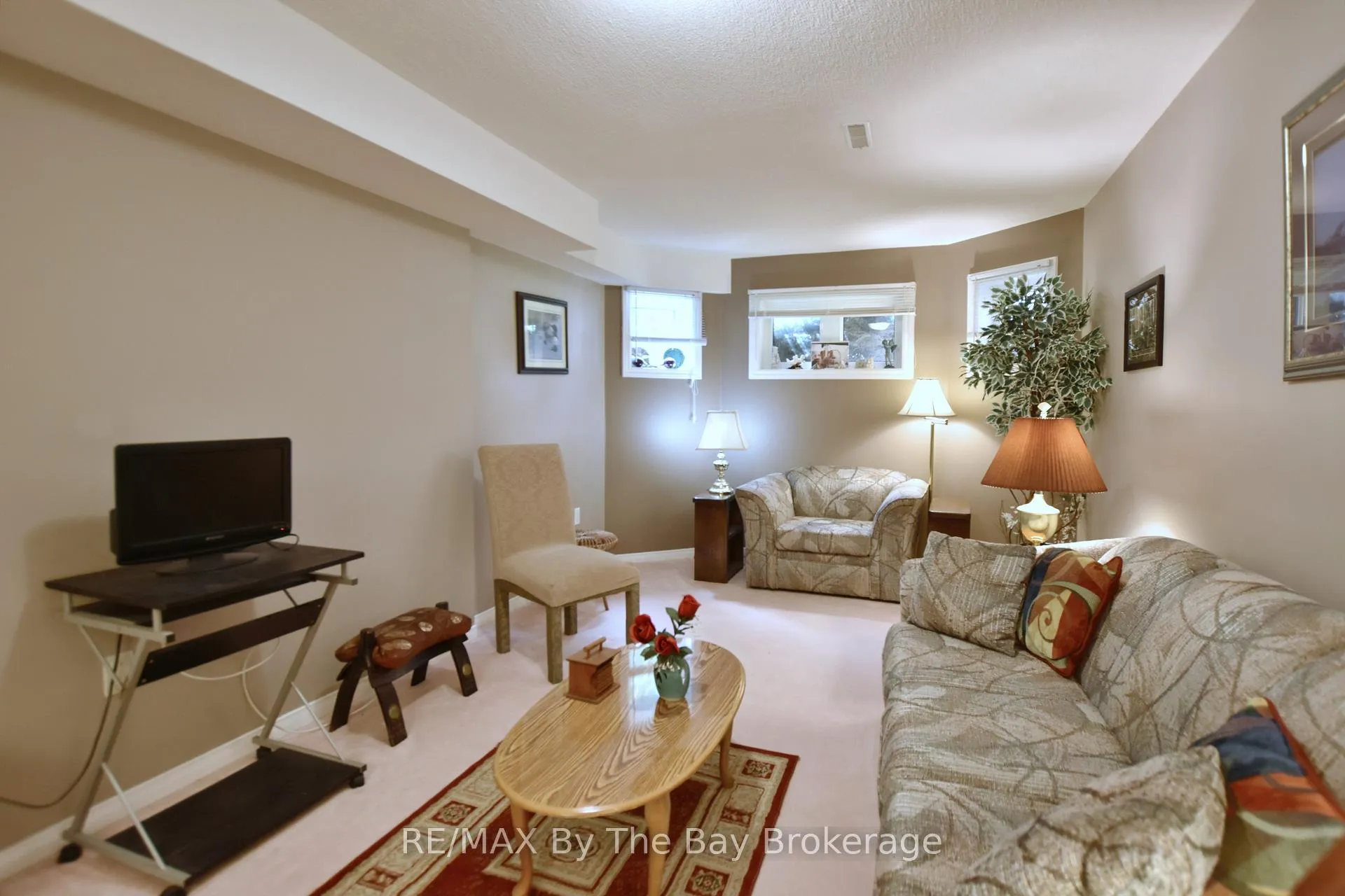 Photo 27 of 17 Acorn Crescent, Wasaga Beach — HOMEH
