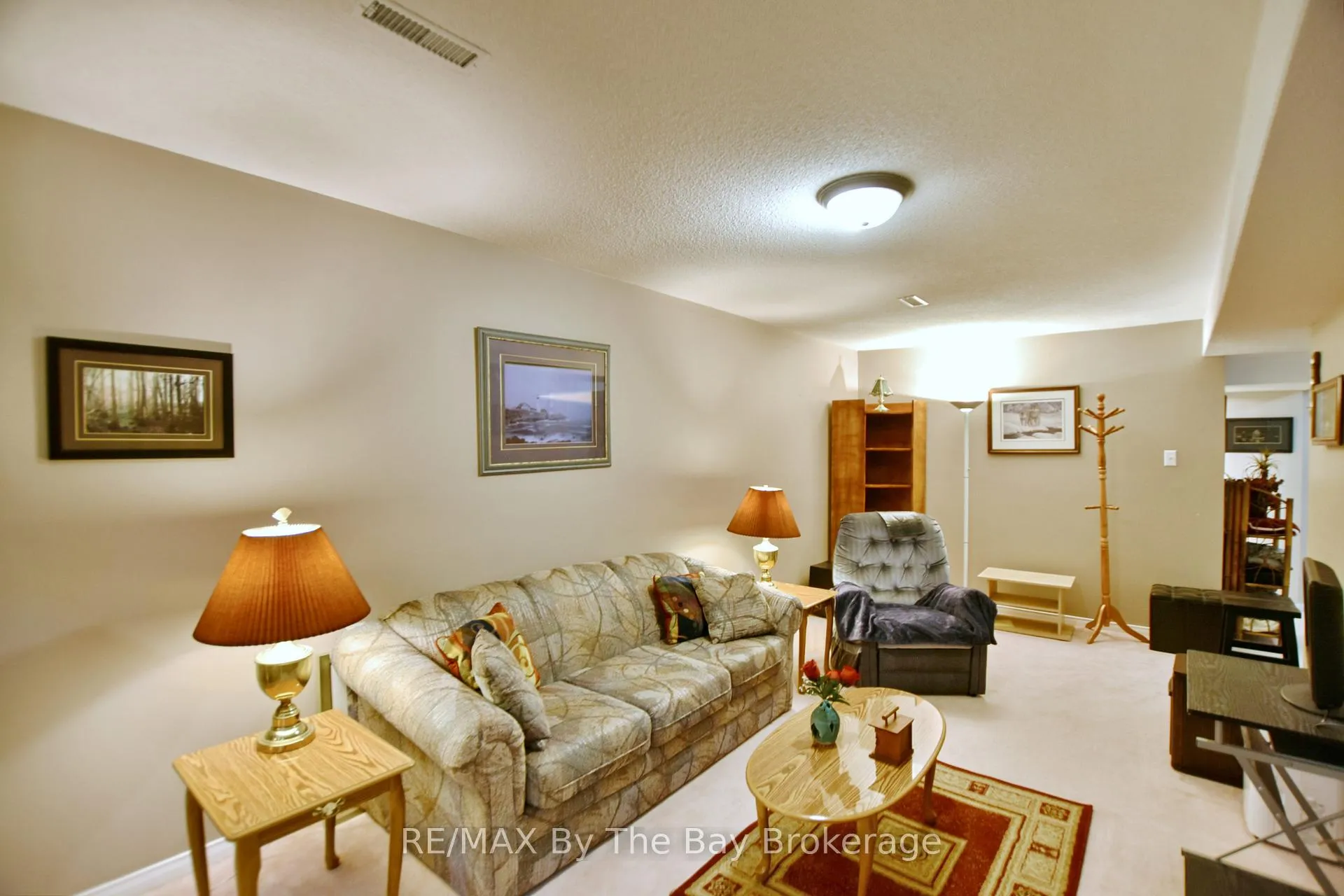 Photo 28 of 17 Acorn Crescent, Wasaga Beach — HOMEH