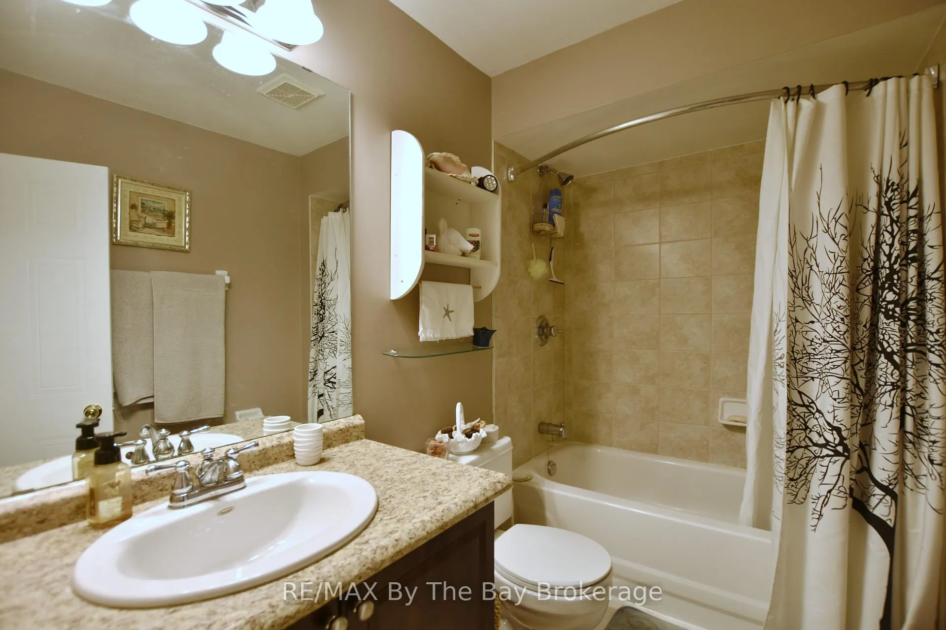 Photo 35 of 17 Acorn Crescent, Wasaga Beach — HOMEH