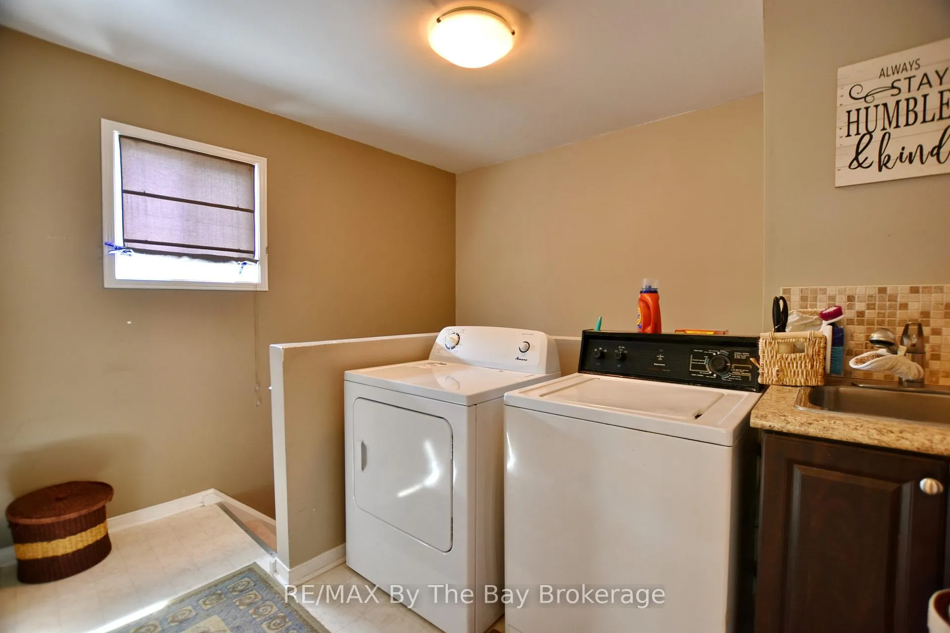 Photo 38 of 17 Acorn Crescent, Wasaga Beach — HOMEH